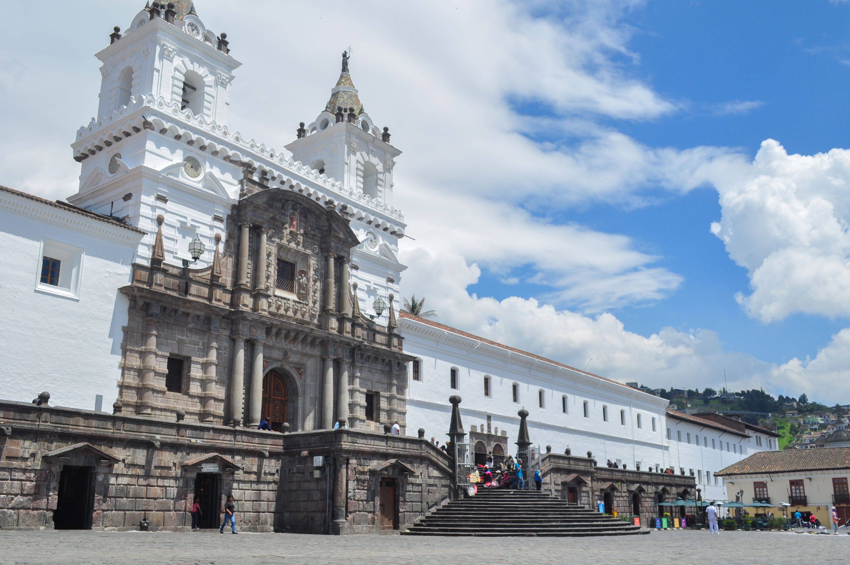 ​Découverte du centre historique de Quito et de la ligne équatoriale
