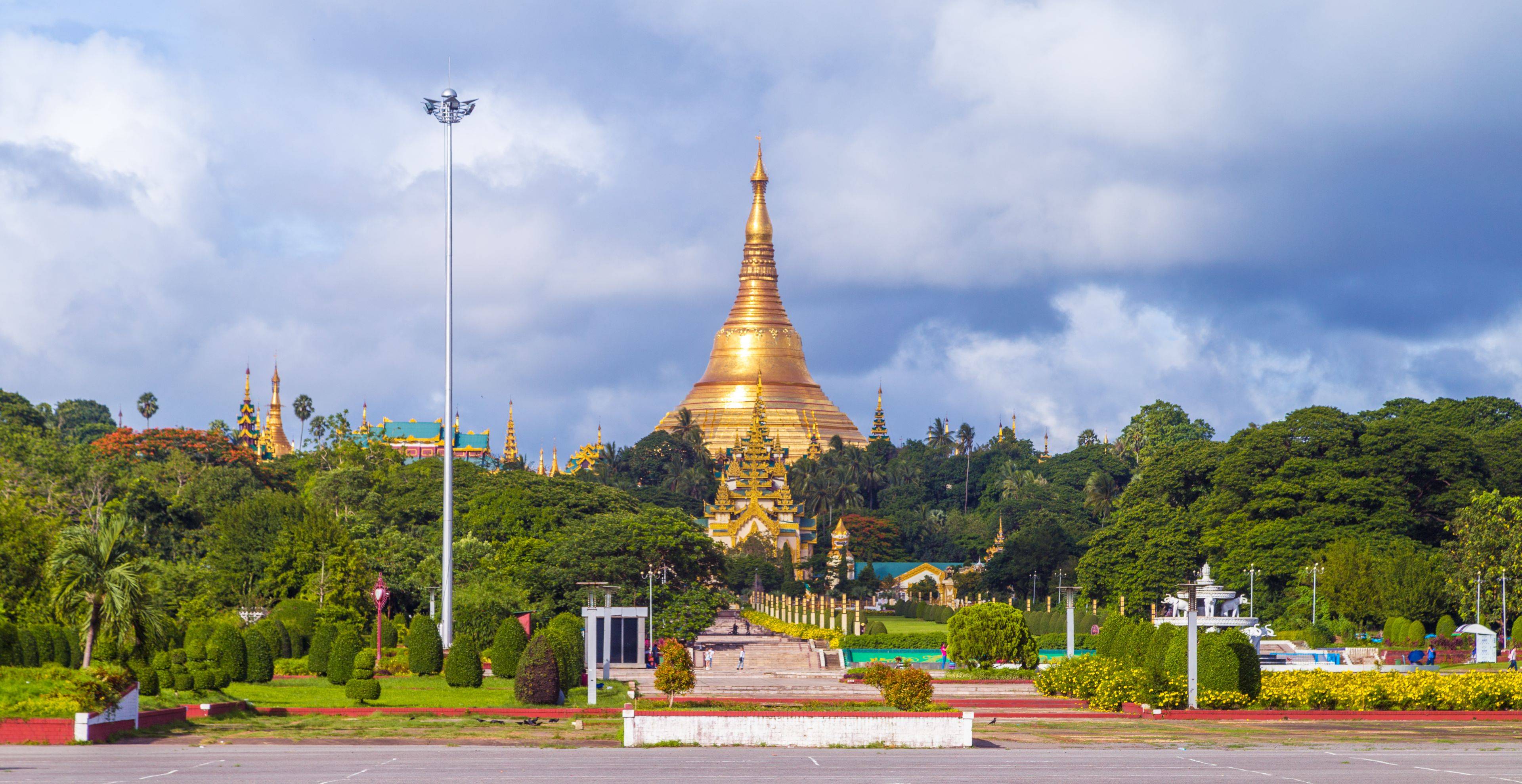 Llegada a Yangon y tarde libre