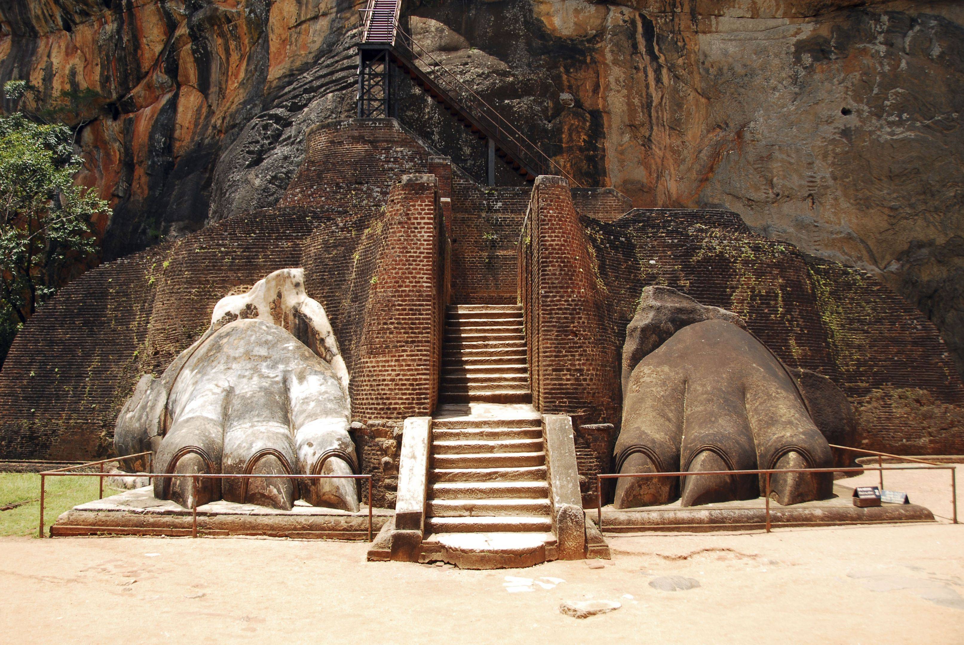 Le Rocher au Lion et la Ville Sainte d'Anuradhapura