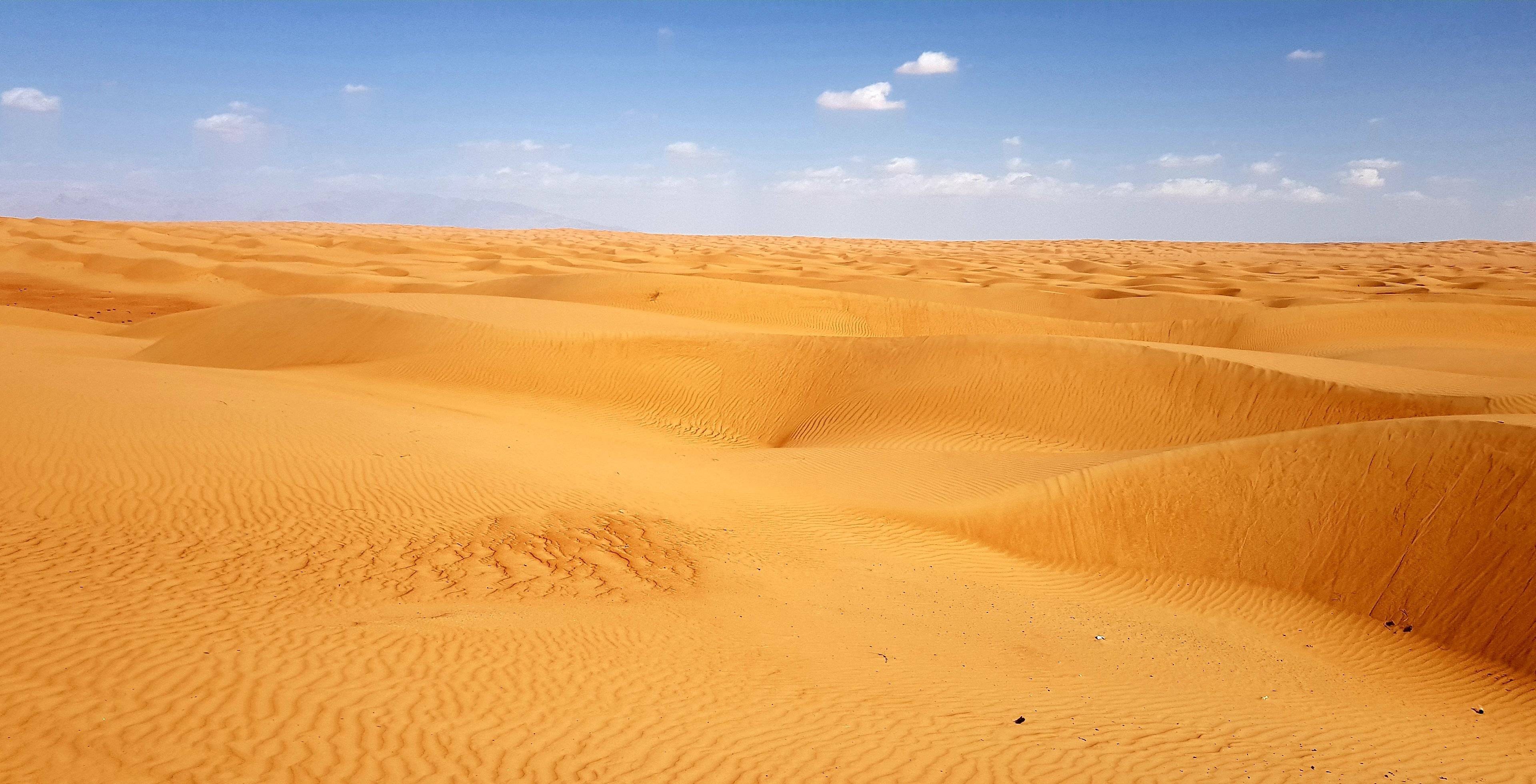 Fahrt zum Wadi Bani Khalid und Übernachtung in der Wüste
