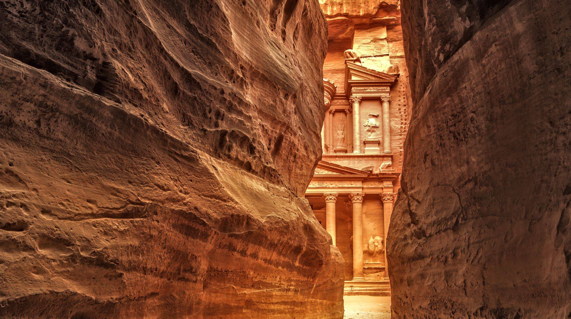 Willkommen in der sagenumwobenen Felsenstadt Petra 