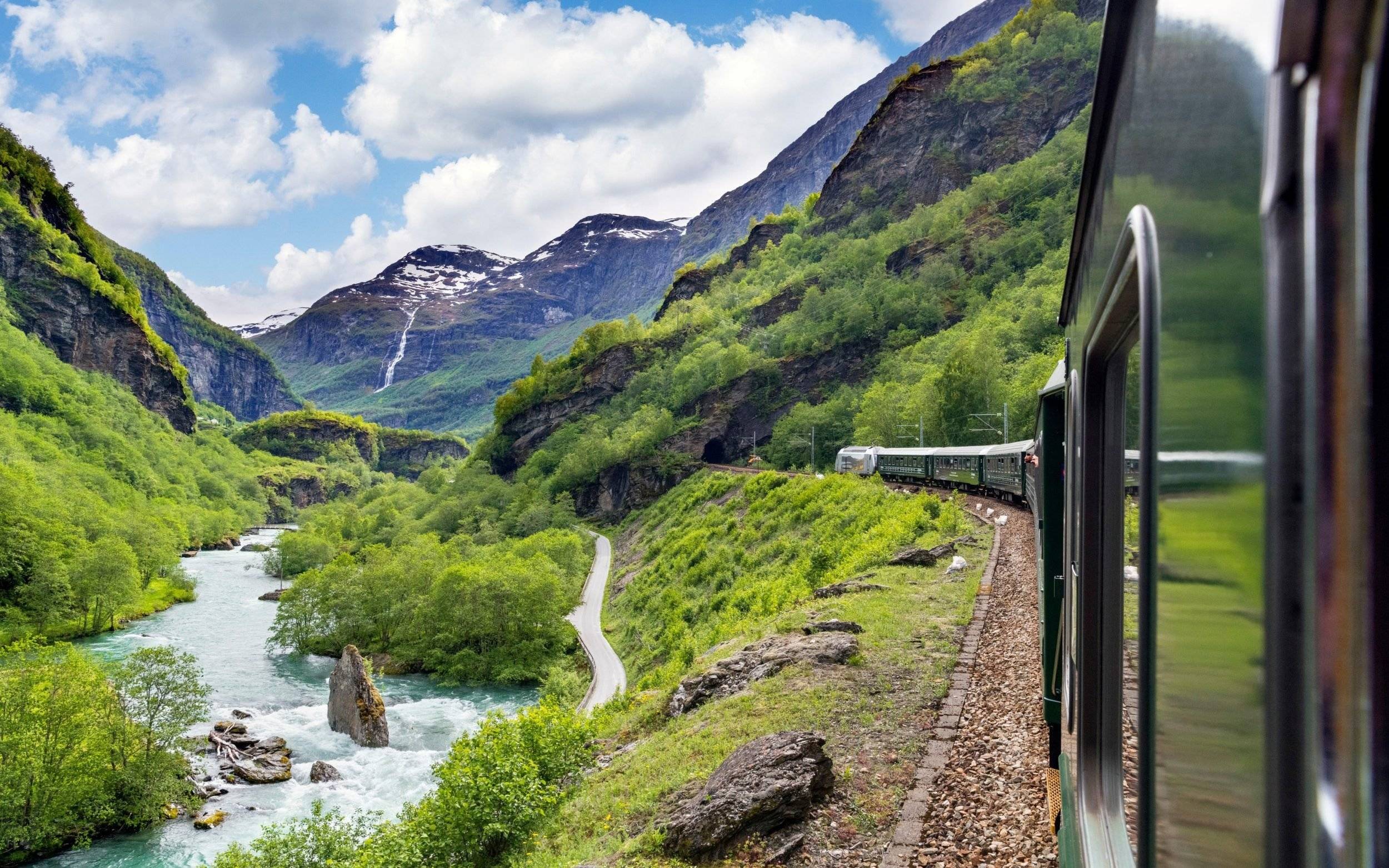Viaje al fiordo en el tren más bello del mundo