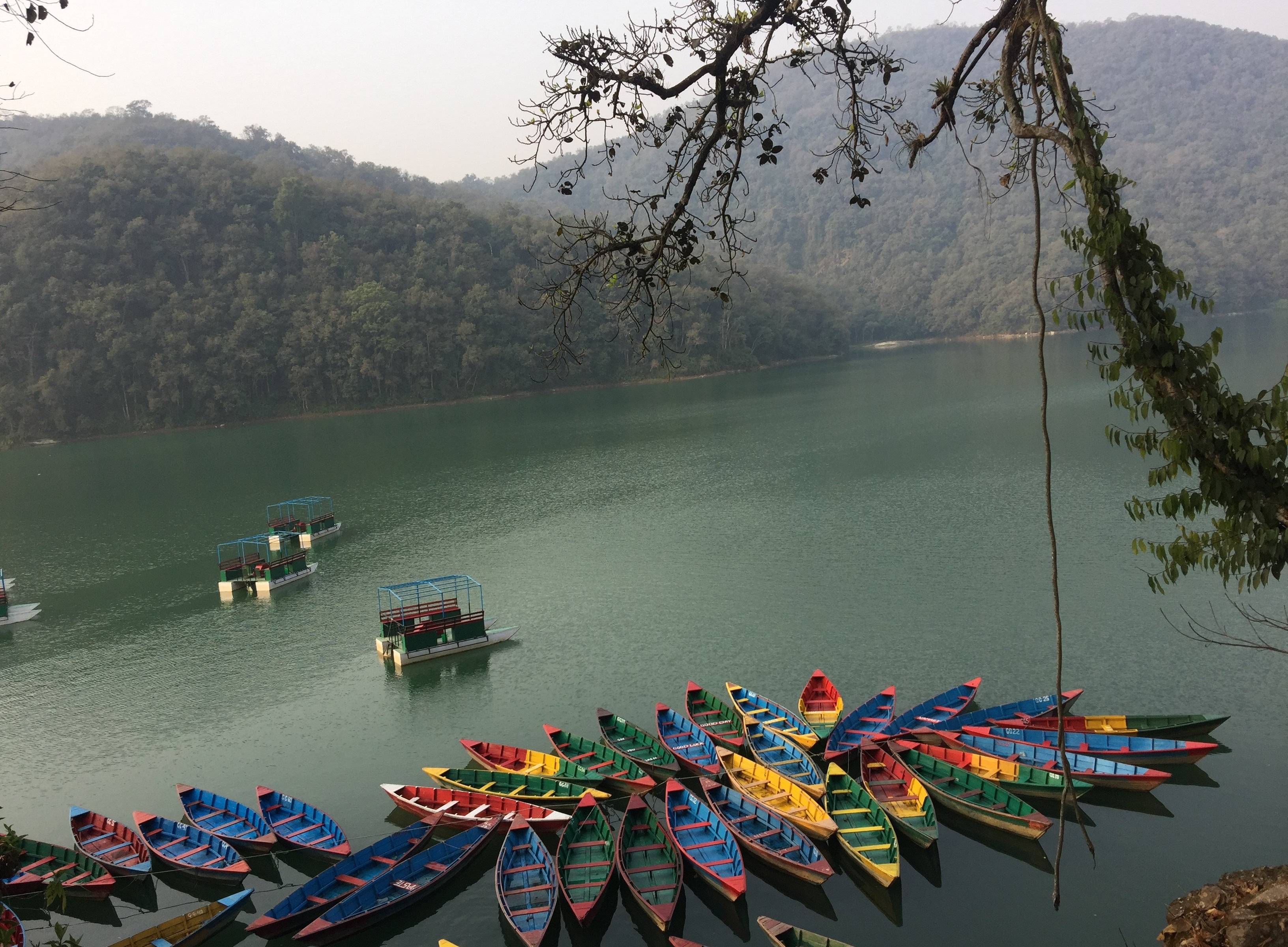 Il lago di Pokhara