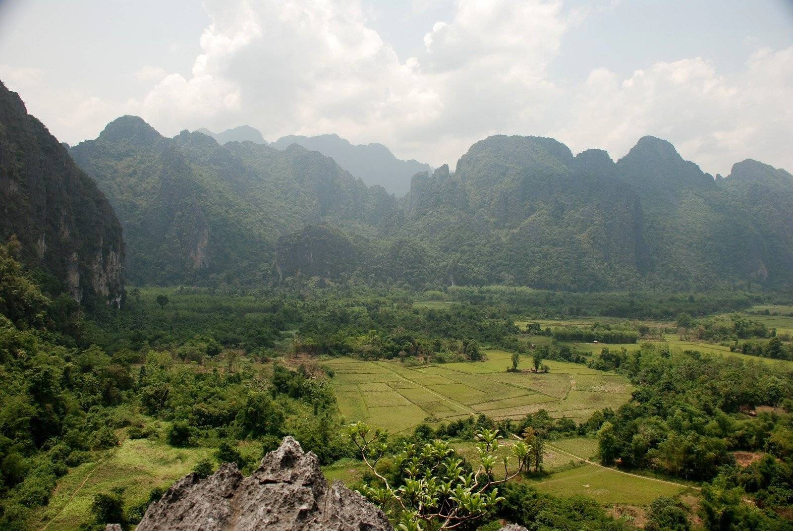 Vang Vieng et de ses paysages de montagne