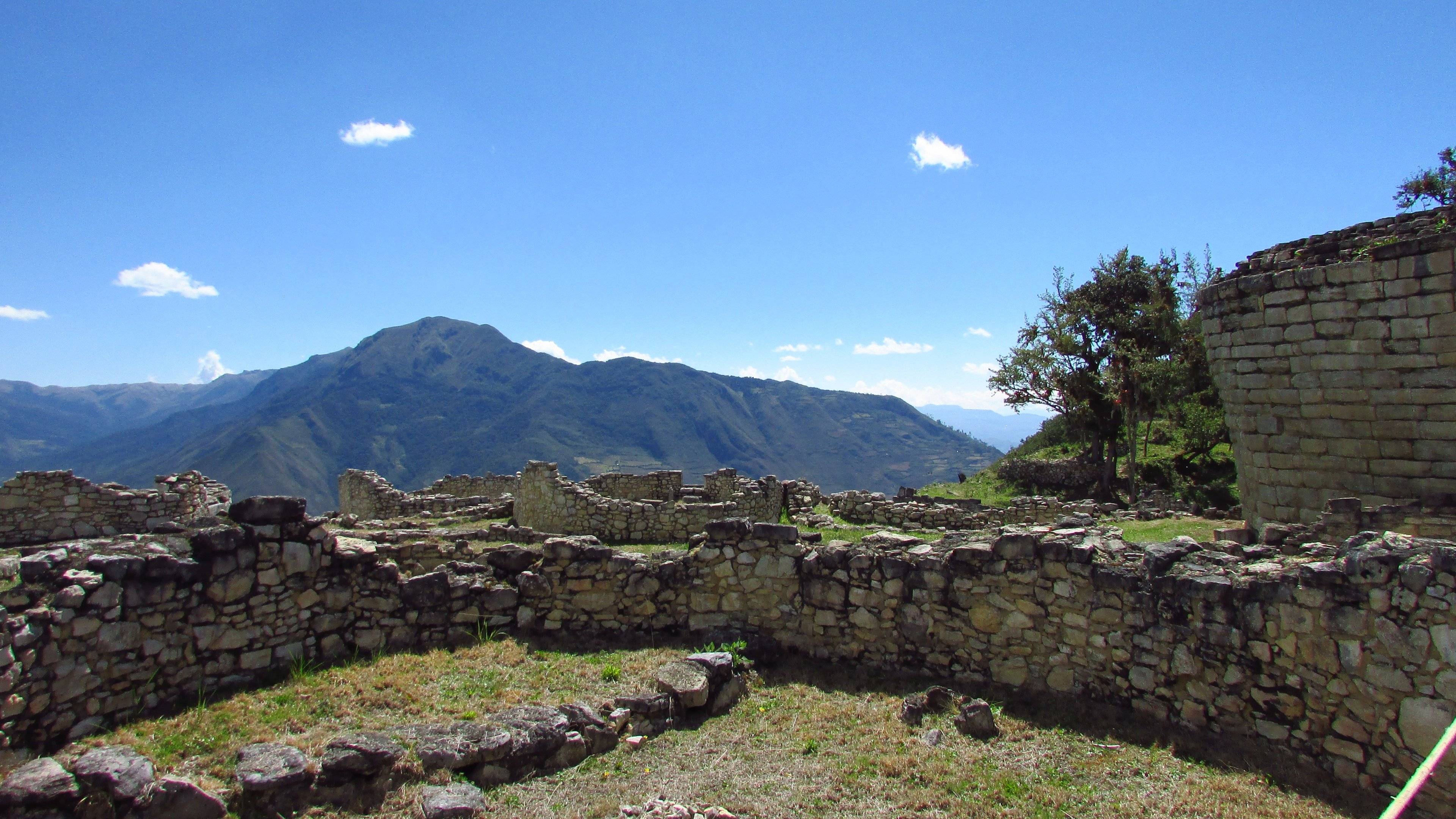 Découverte de la citadelle de Kuelap, le Machu Picchu du Nord