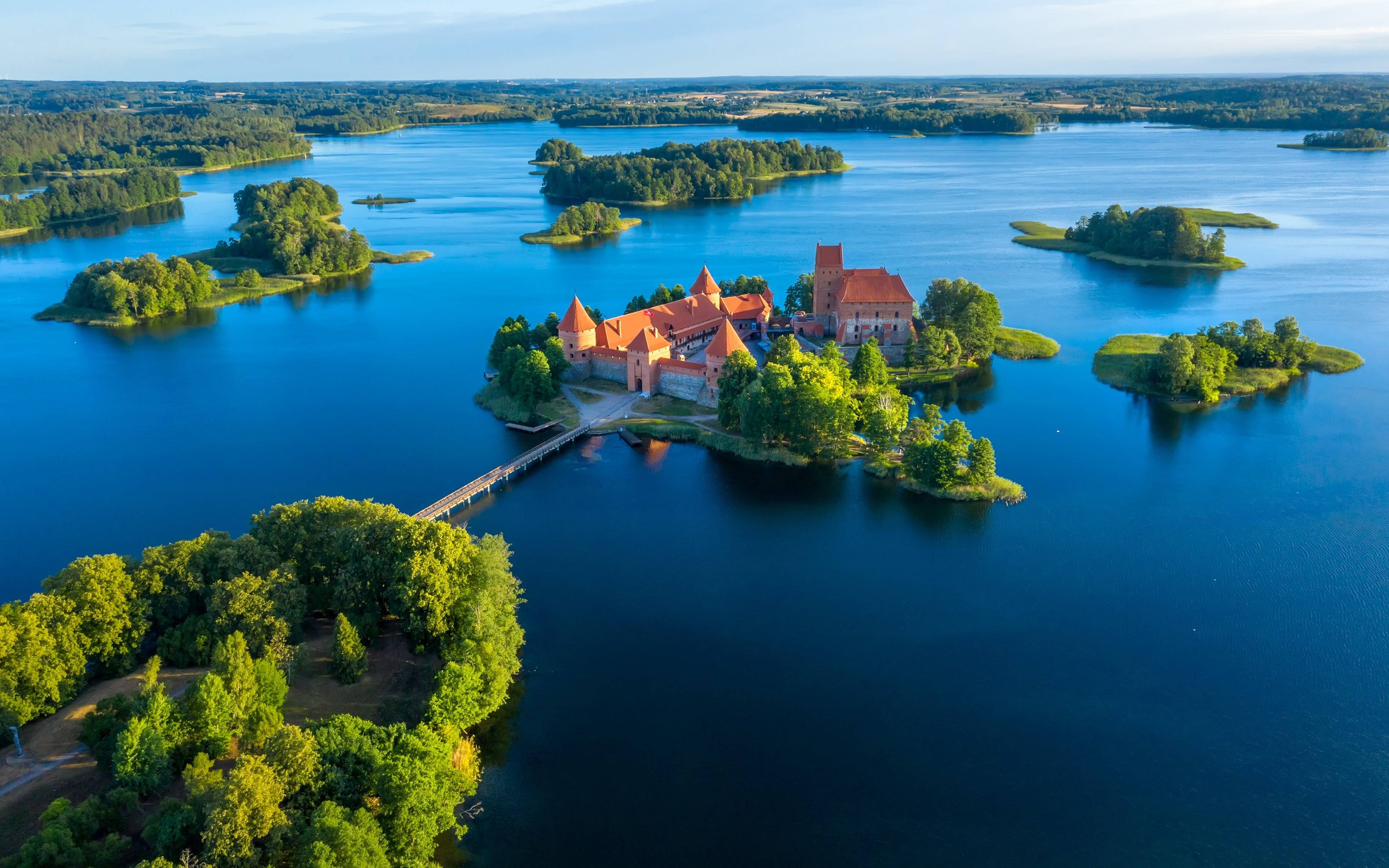Visites de Vilnius, la baroque et de Trakai, village sur l’eau
