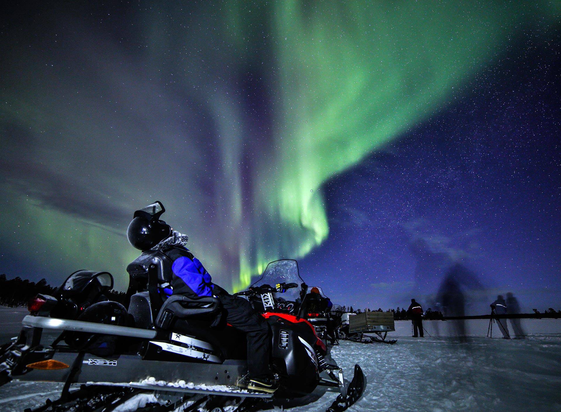 Safari en Moto de Nieve: En busca de las Auroras Boreales