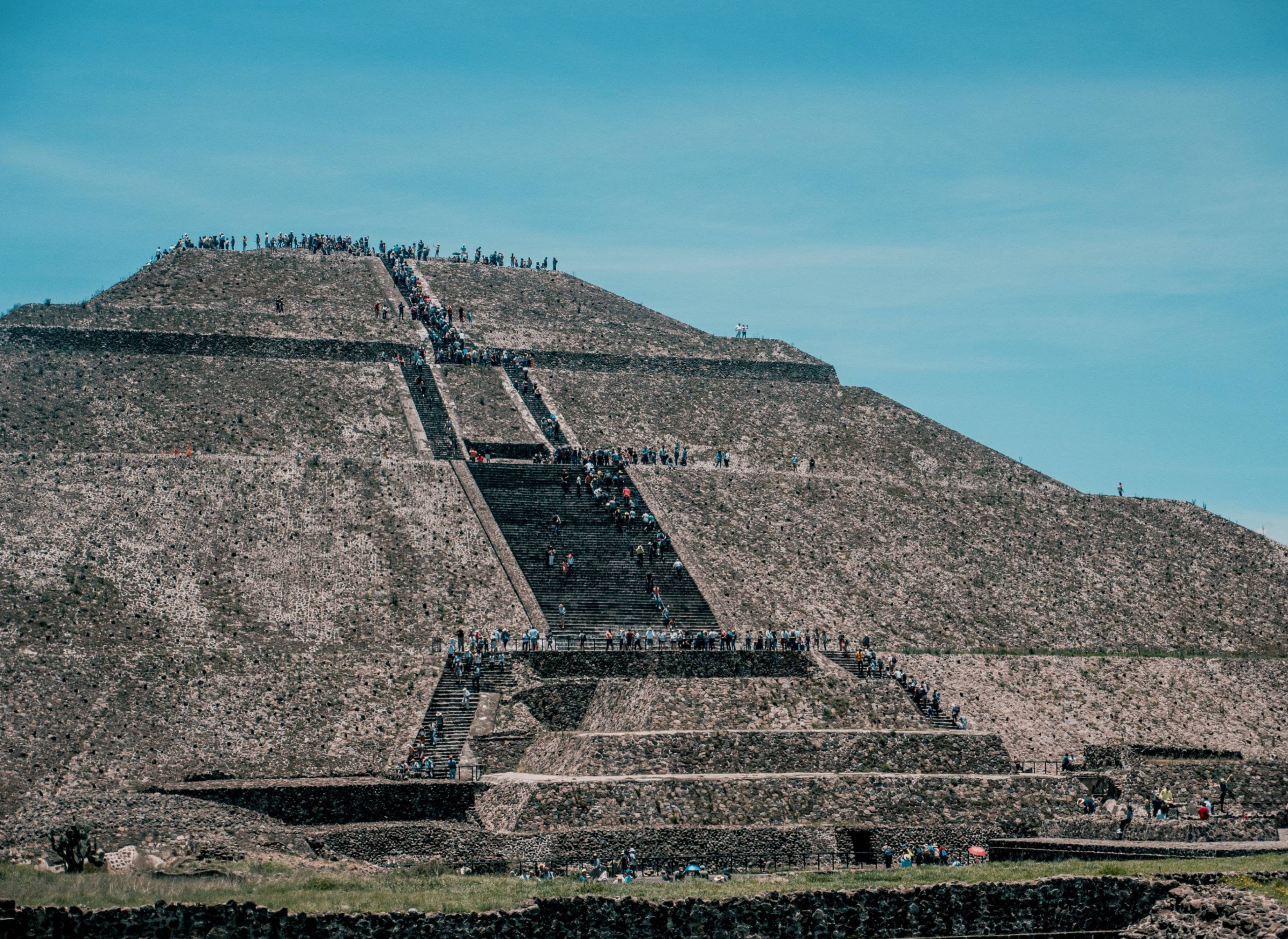 Teotihuacán y Basílica de Guadalupe