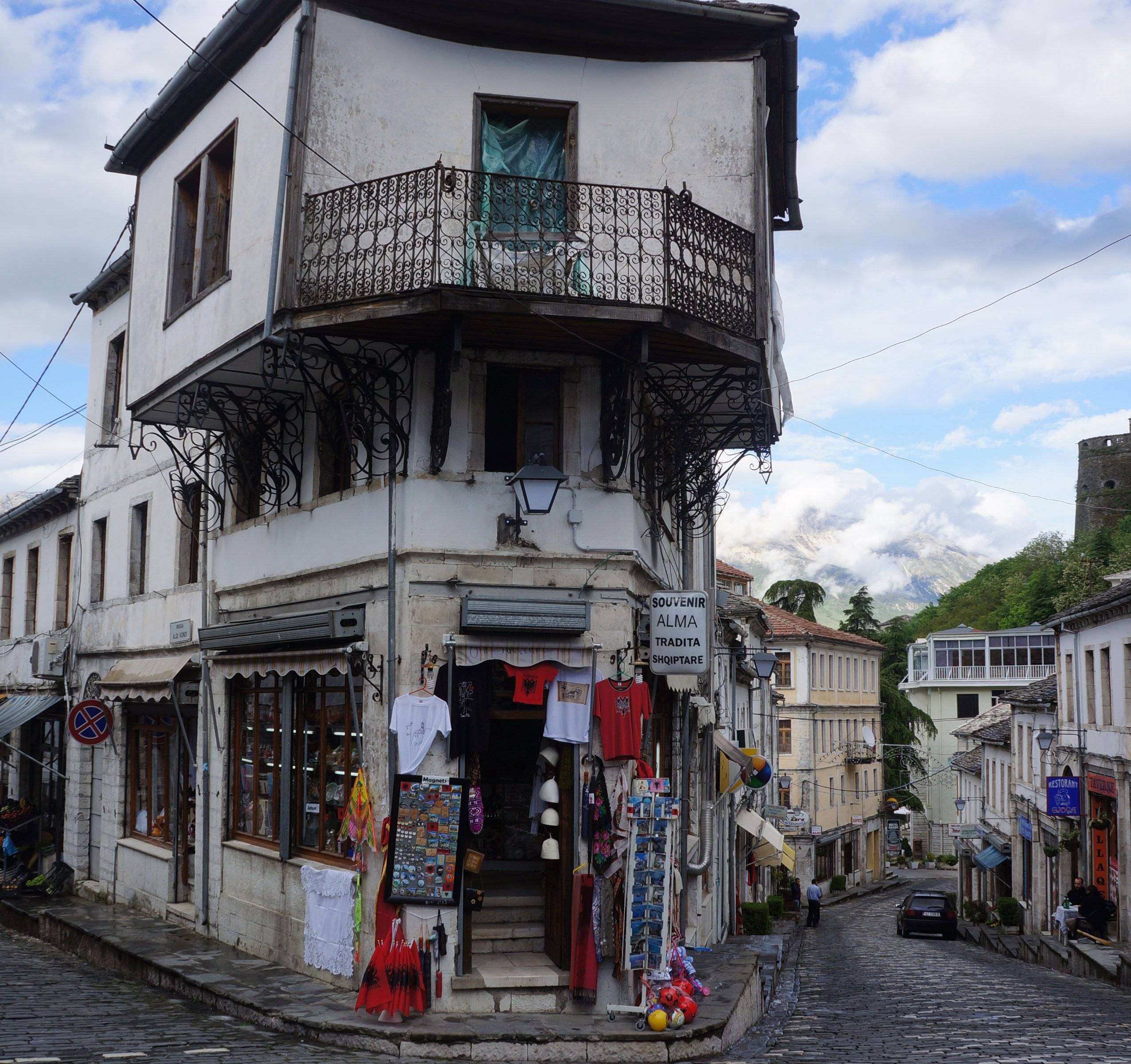 Fortaleza de Albania y paseo por museos de Gjirokastra