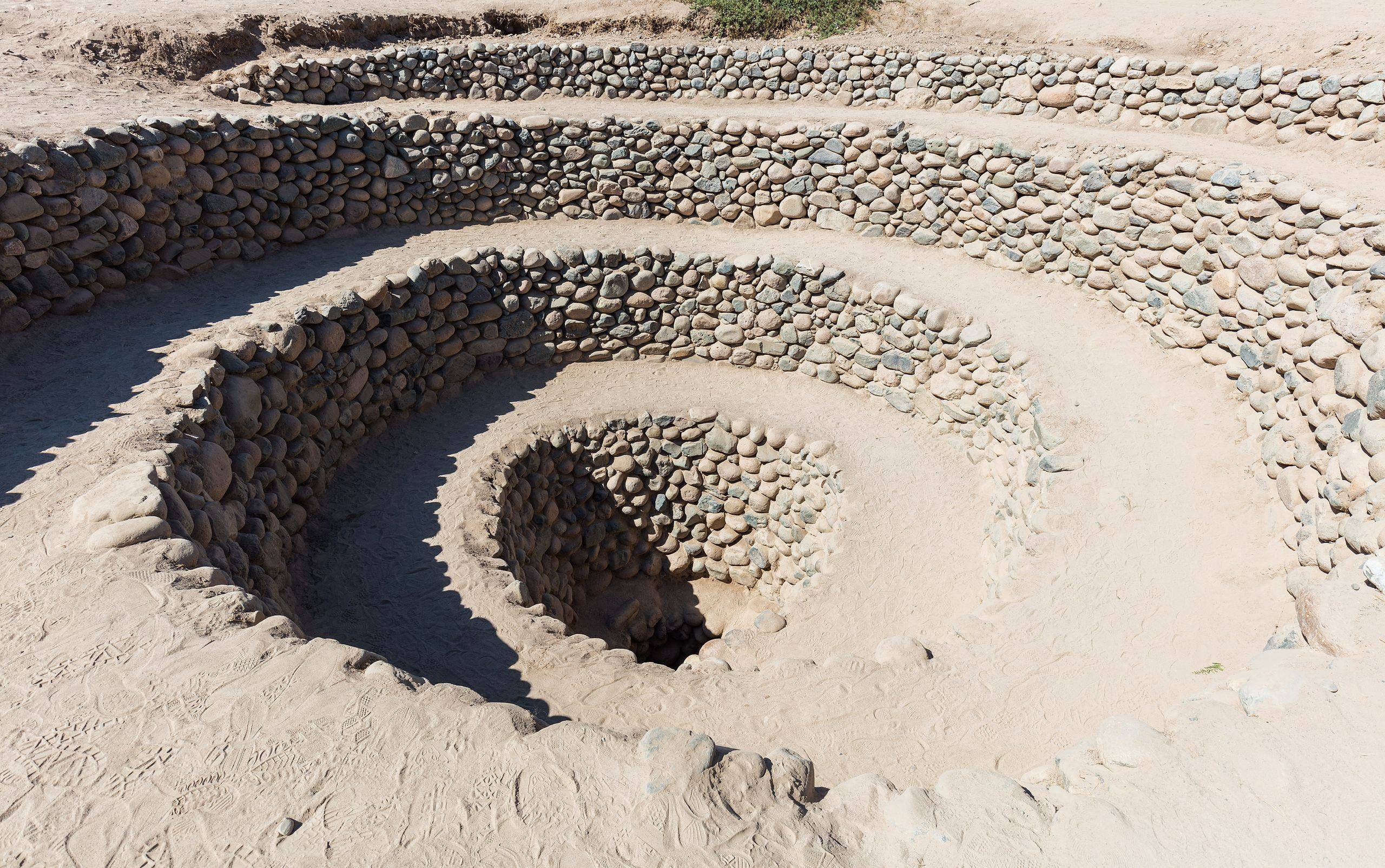 Nazca, aqueducs de Cantalloc et momies de Chauchilla