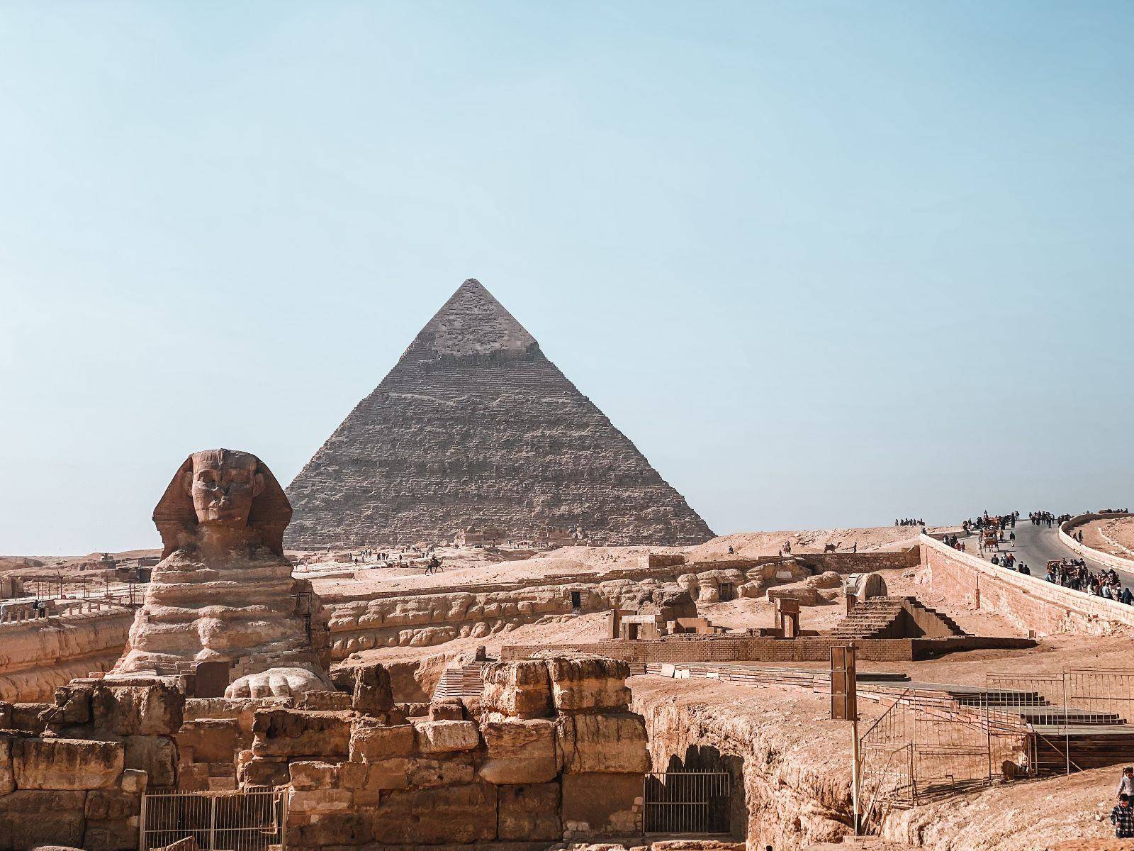 Les majestueuses Pyramides et le Musée du Caire