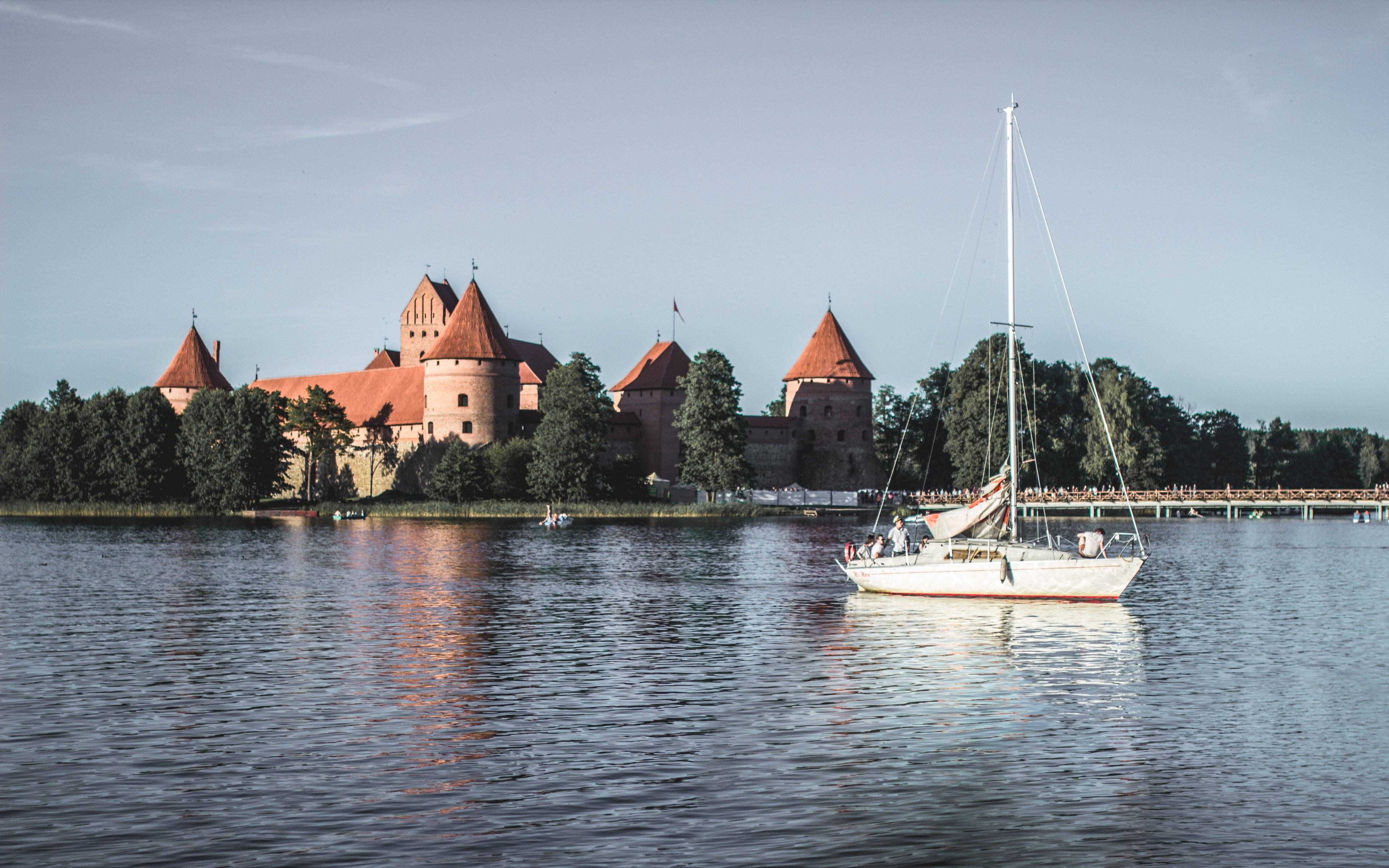 Escapada a la ciudad histórica de Trakai y estancia en el campo