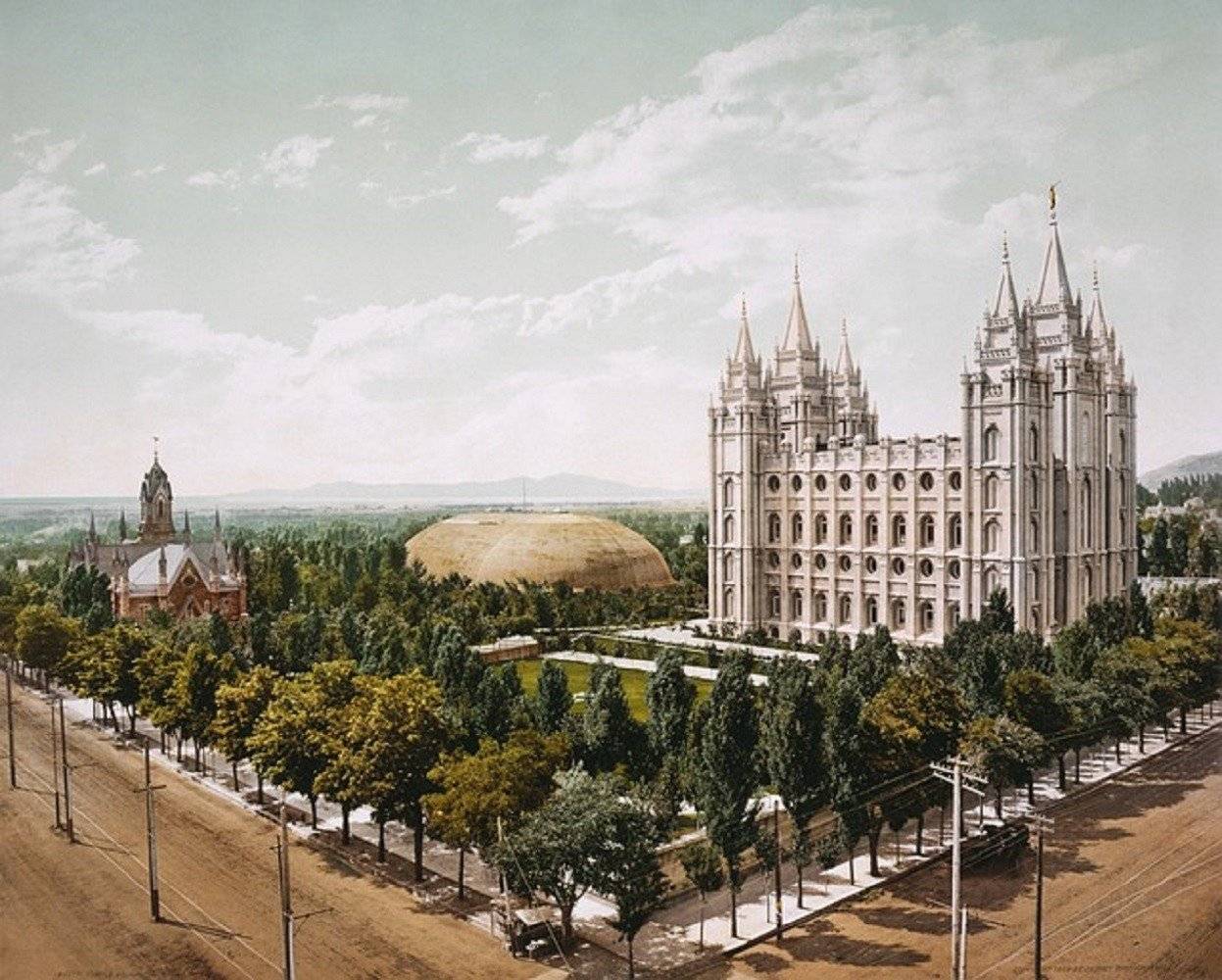 Temple Mormon et antilopes