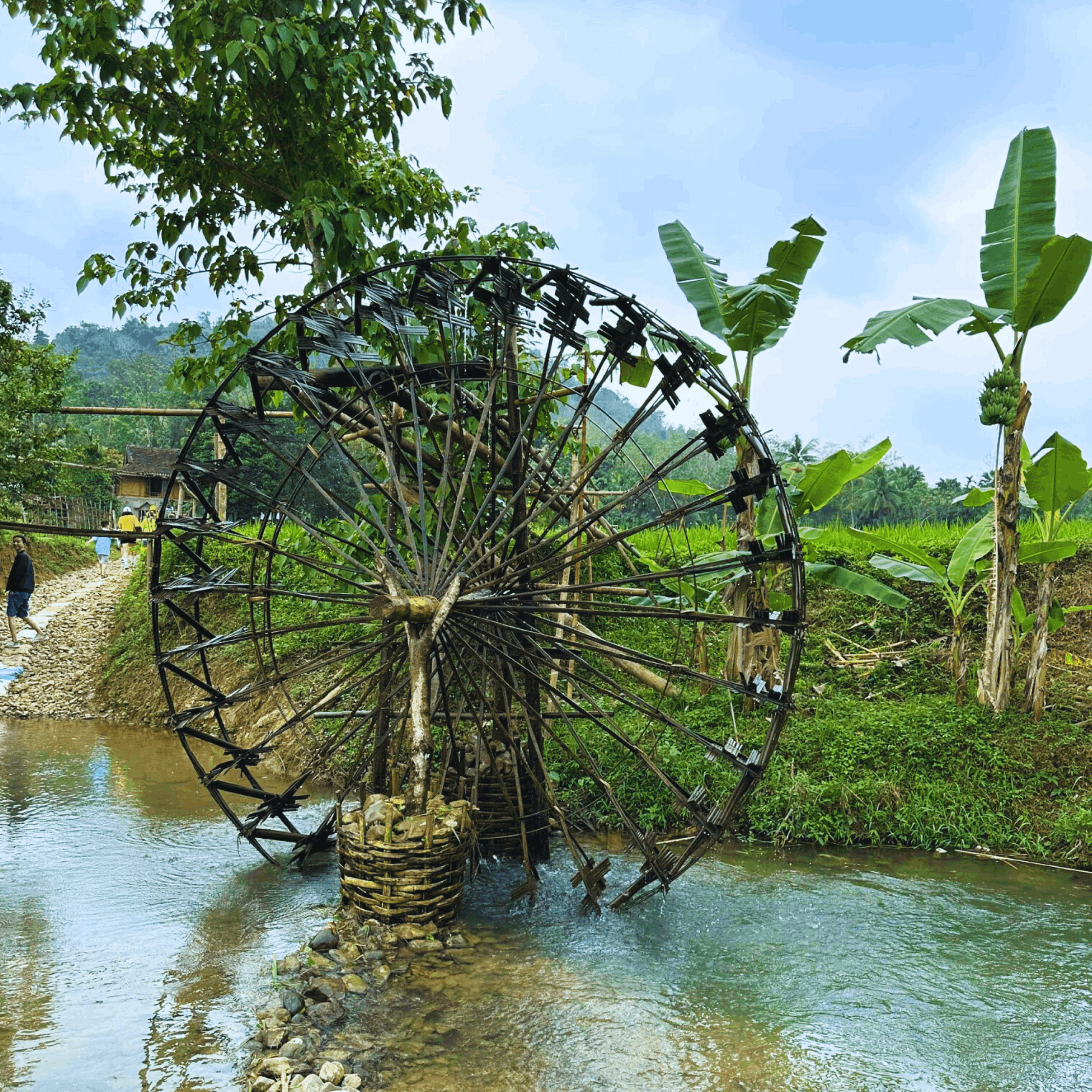 Dai villaggi idilliaci di Mai Hich alle gigantesche ruote idrauliche di Pu Luong