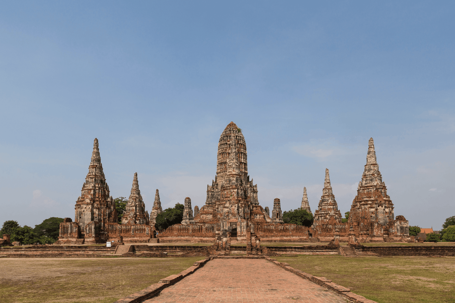 Découverte du parc historique d’Ayutthaya (B,L,-)