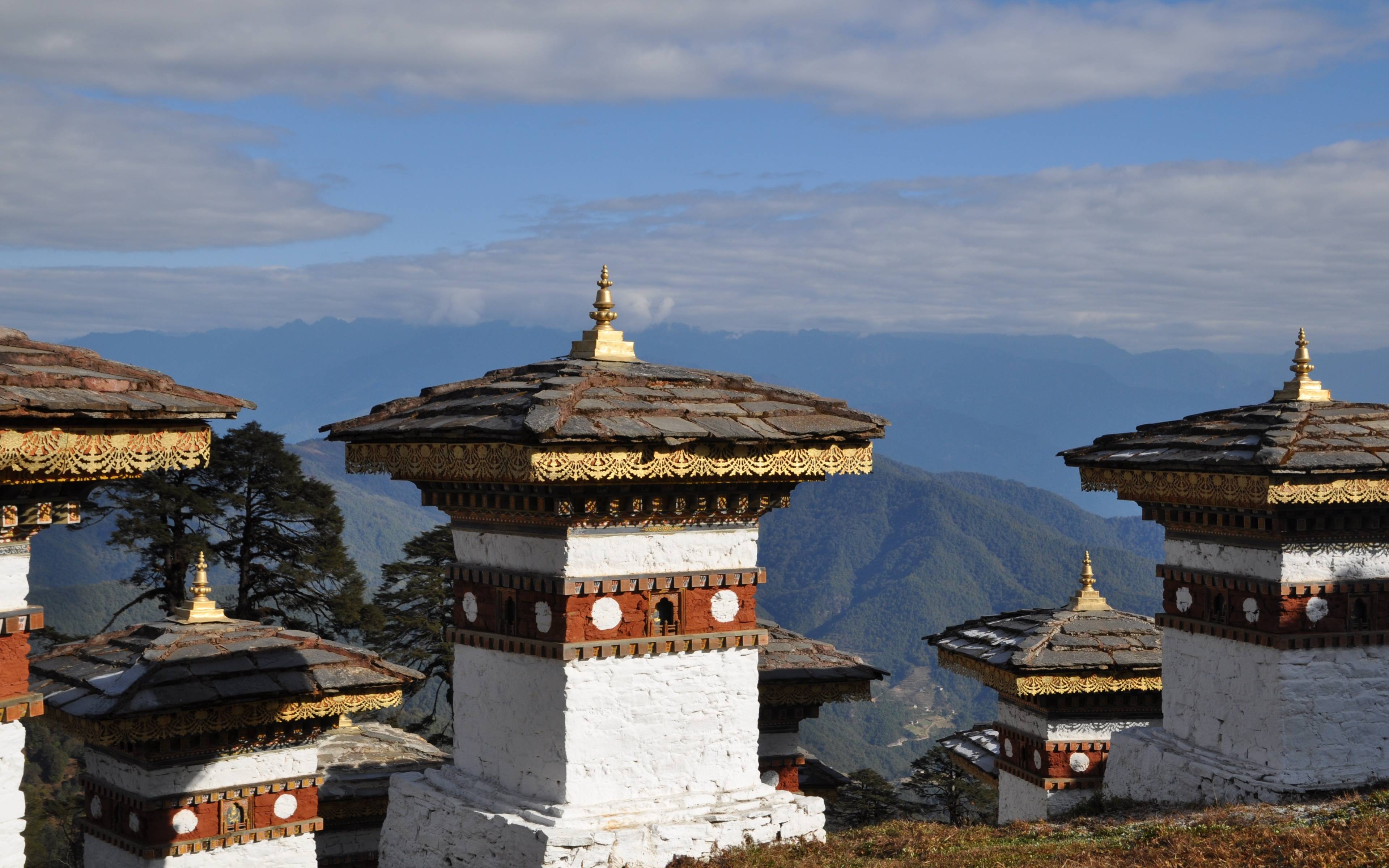 Le col de Dochula et la capitale du Bhoutan