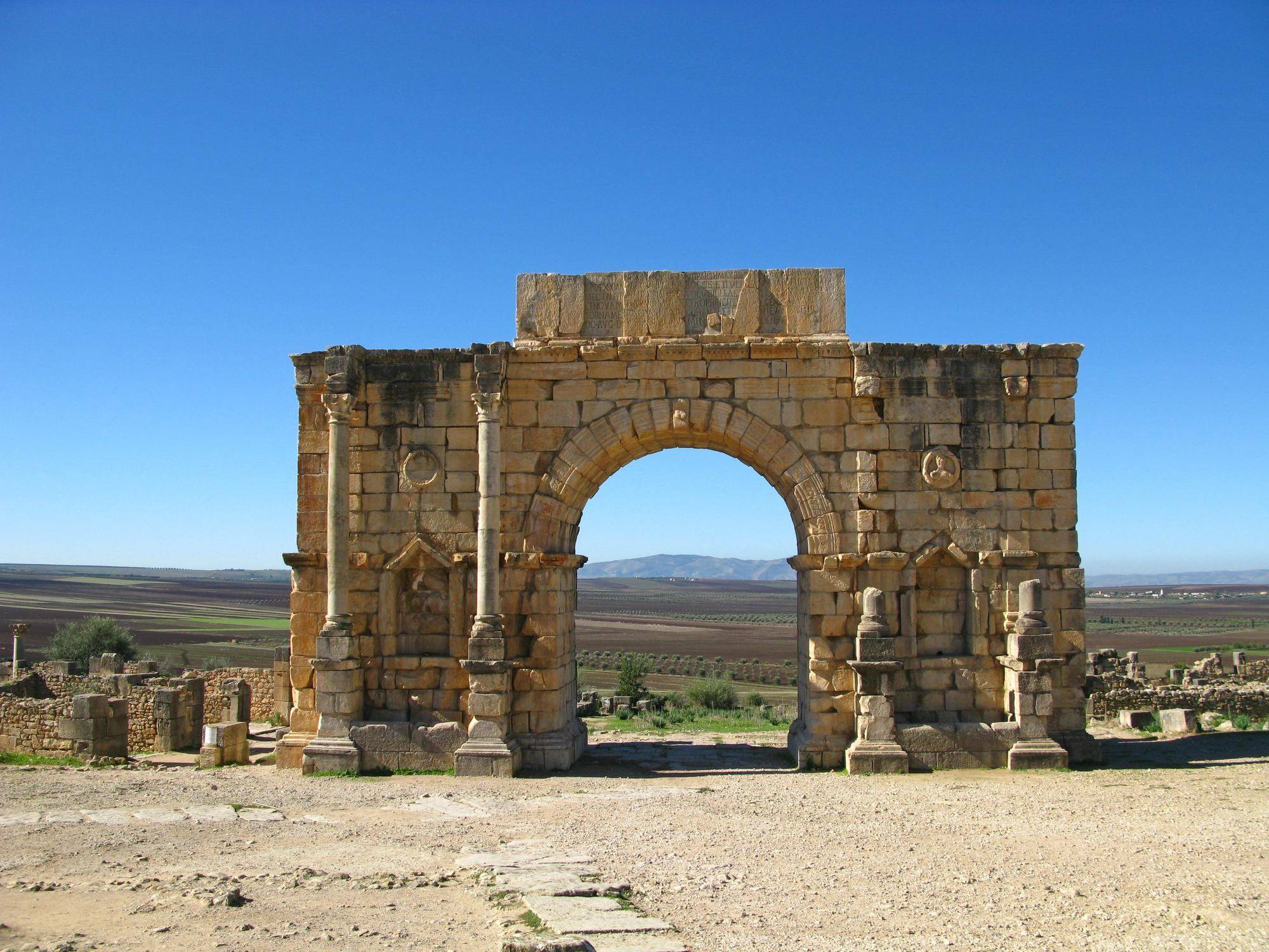 Entre archéologie et architecture : Volubilis et Meknès