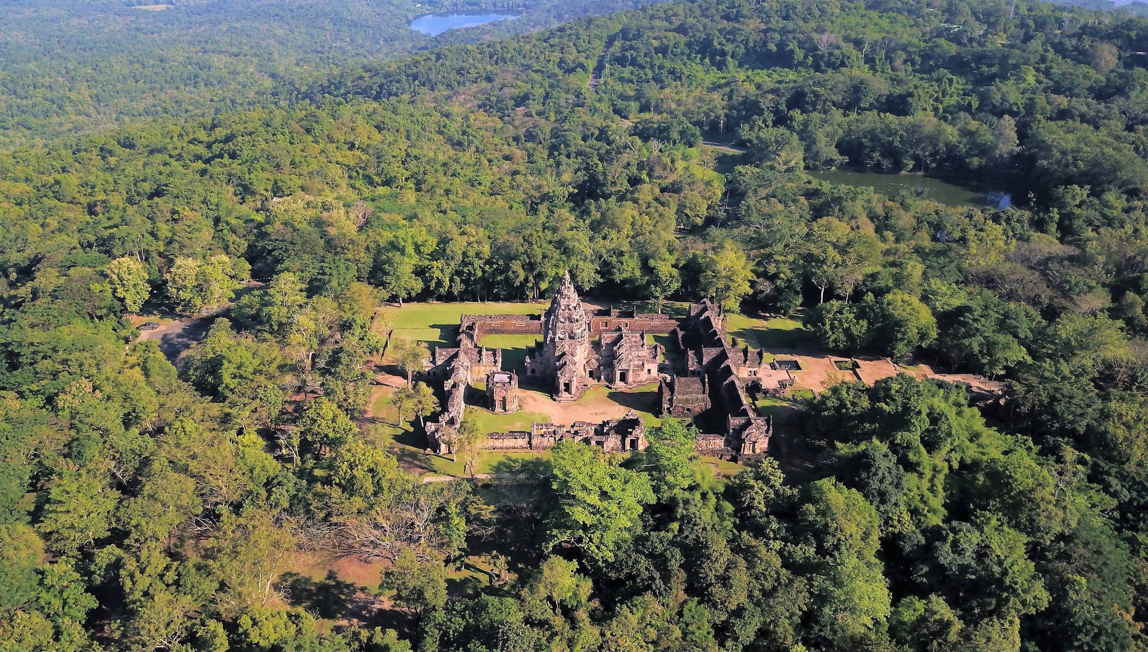 Partez sur la route des temples : De Phanom Rung à Muang Tam