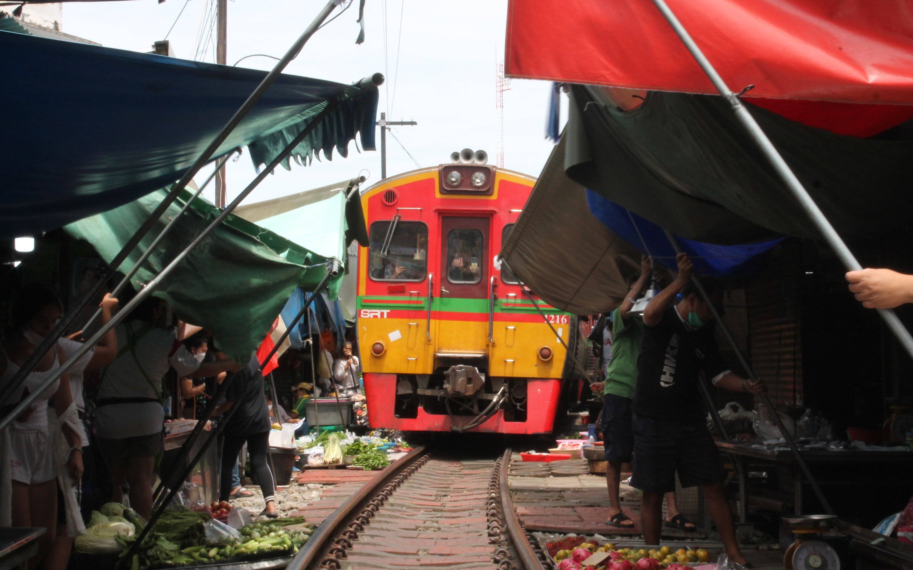 Río Kwai - De los Mercados de Bangkok a Kanchanaburi