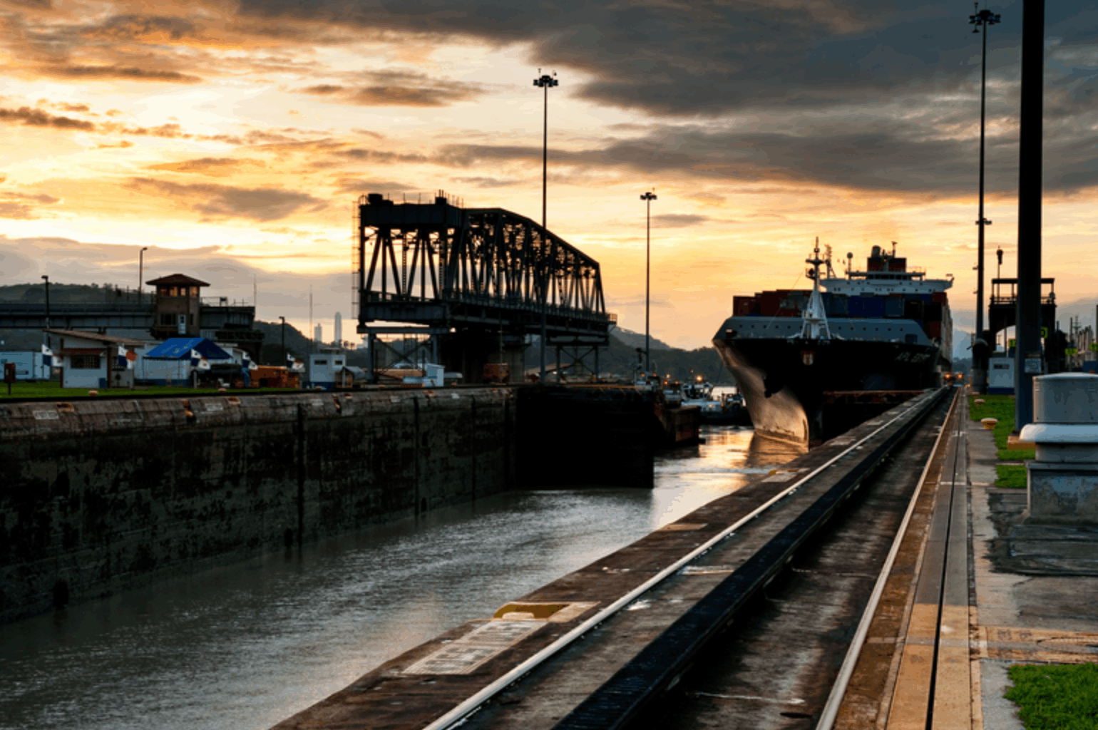 Navigation dans les écluses du canal de Panama