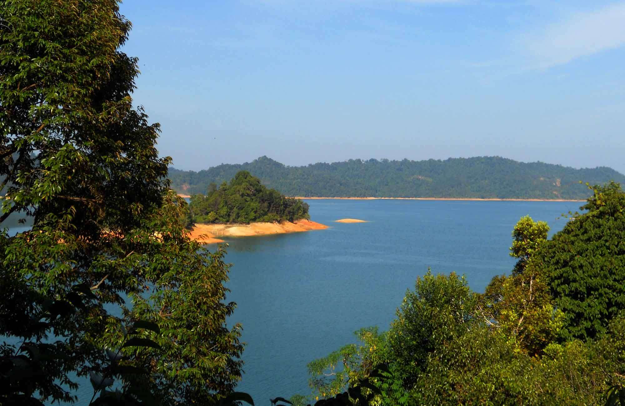 Partenza per il lago e parco nazionale Batang Ai
