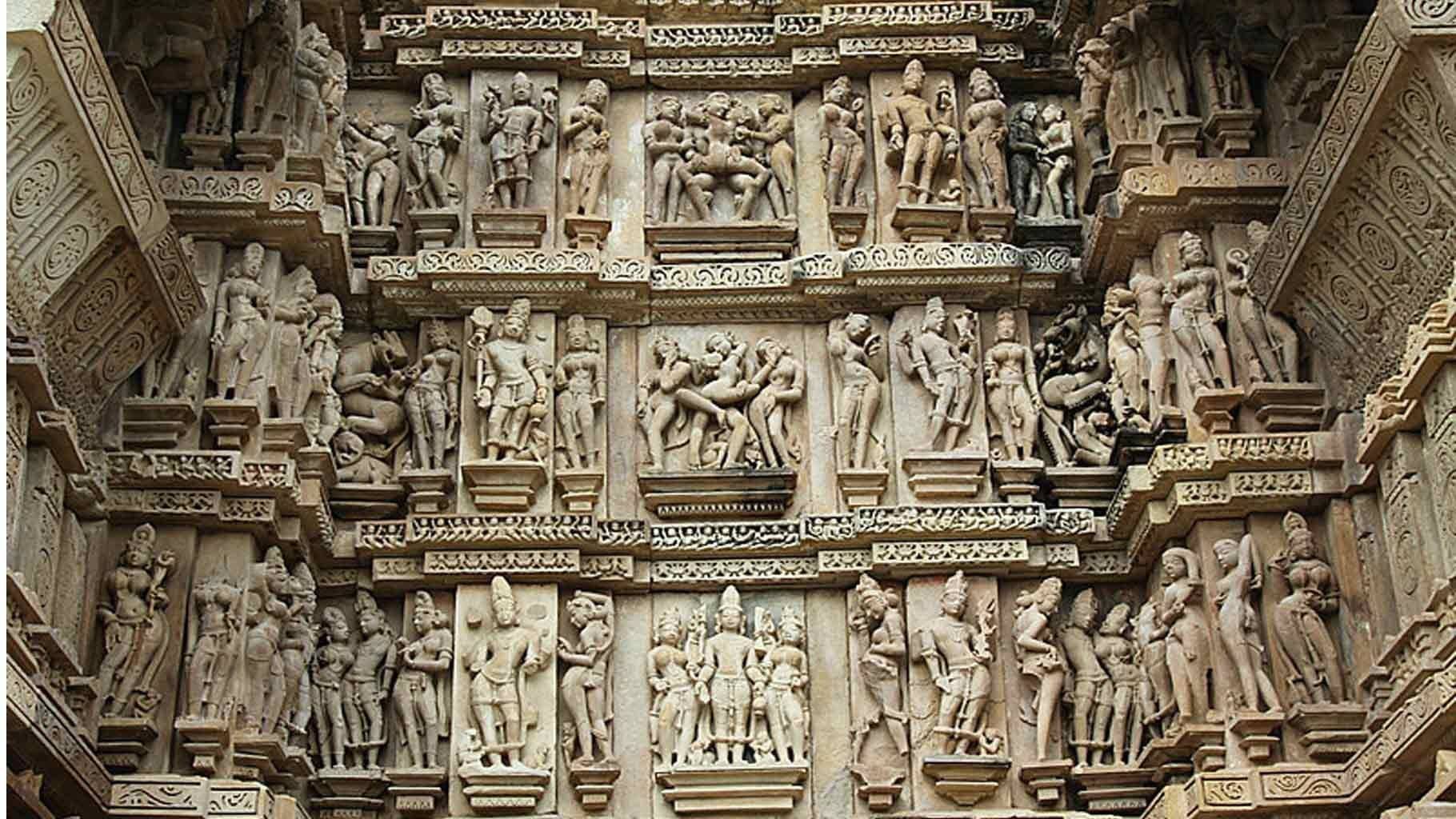 Les sculptures très sensuelles et érotiques de Khajurâho