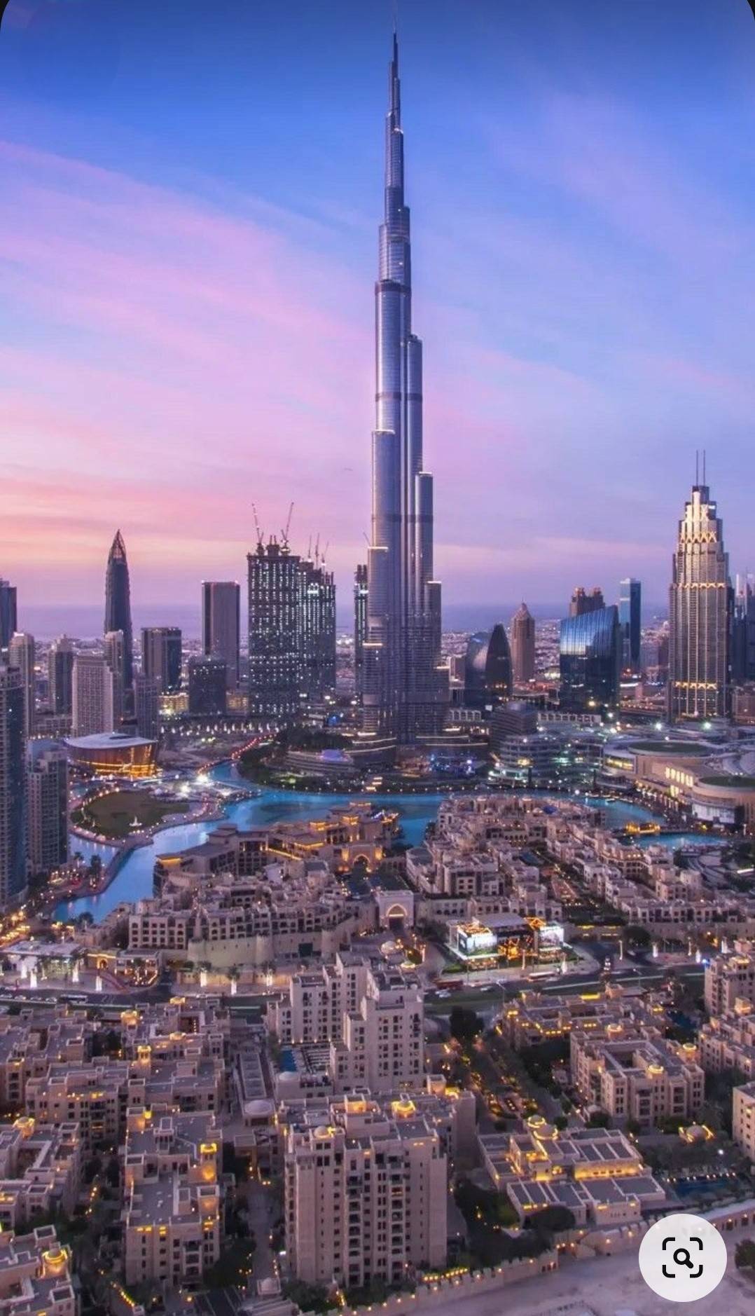 Tour della Dubai moderna