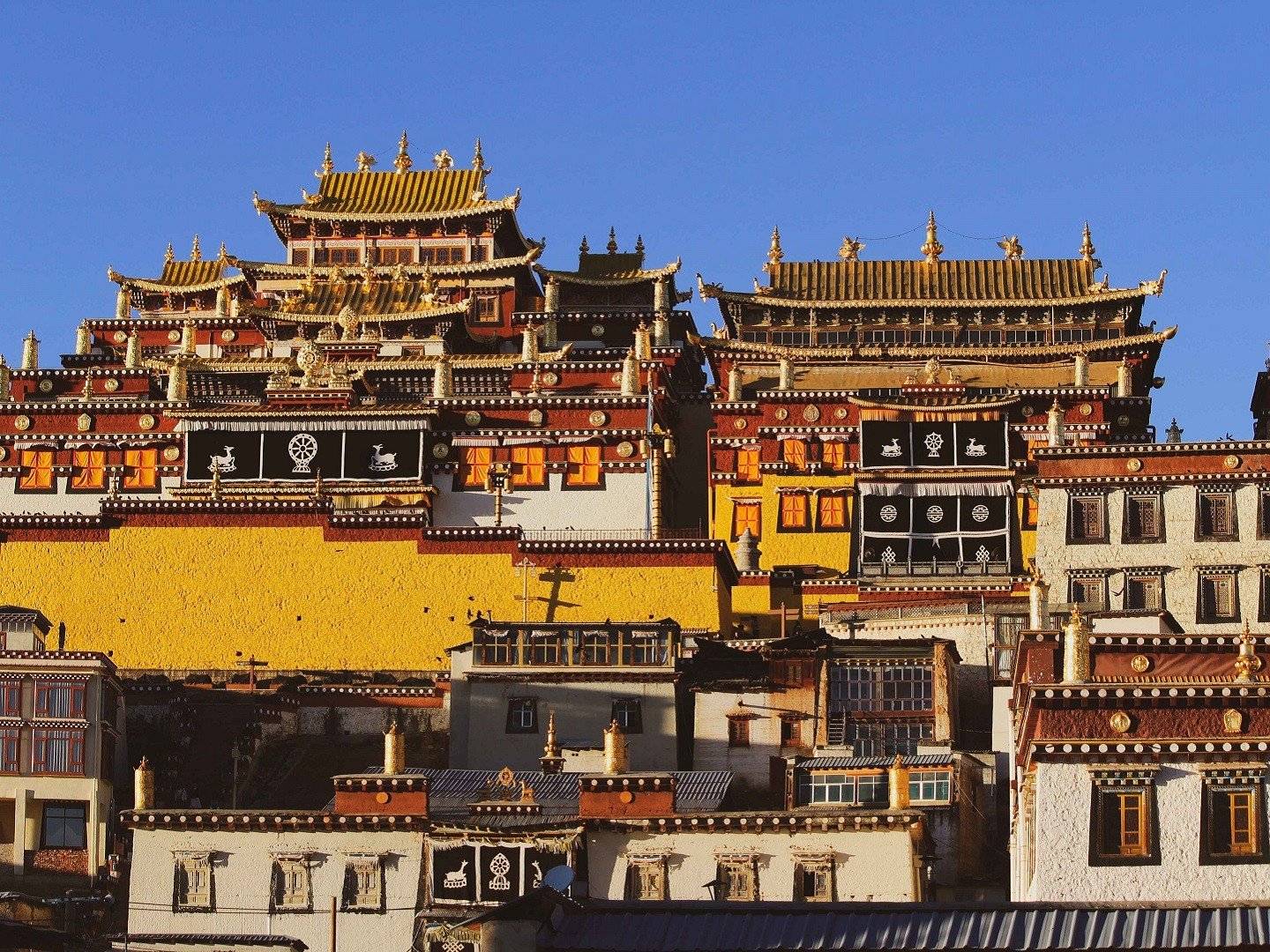 Traversée des paysages du haut plateau Yunnan-Tibet vers Shangri-La