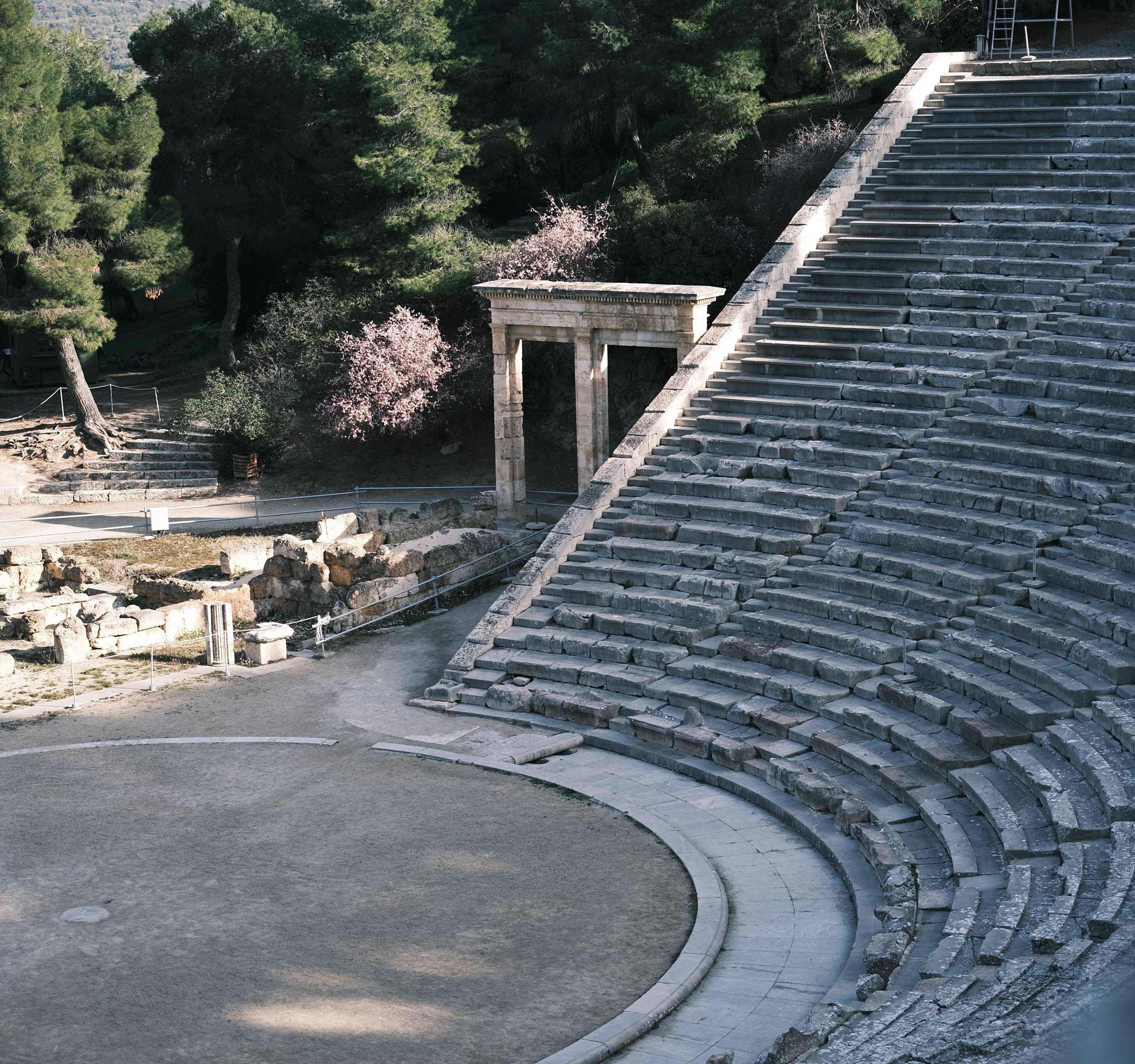 Du théâtre à la table, entre Épidaure et Athènes