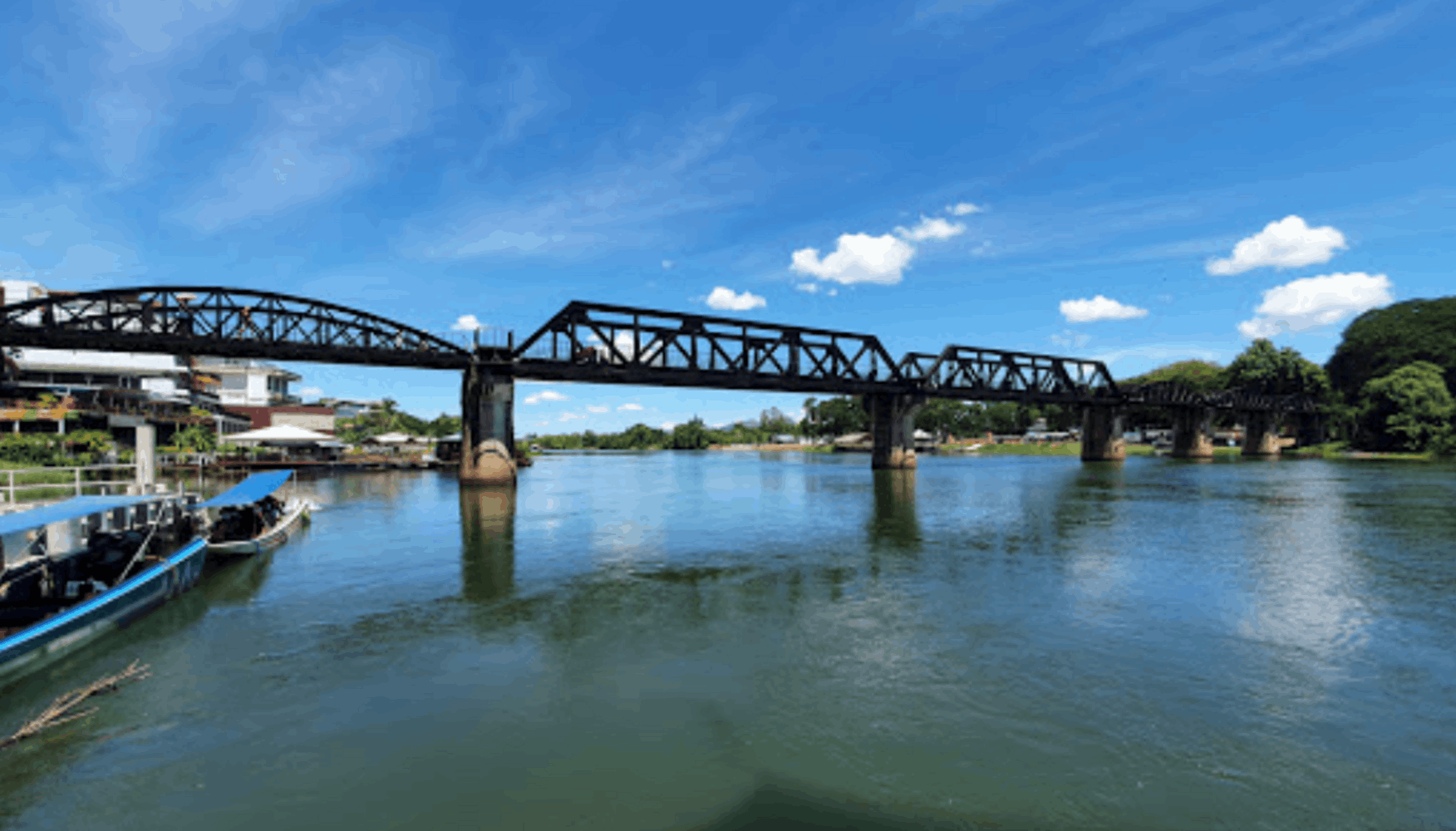 La rivière Kwaï au fil des rails