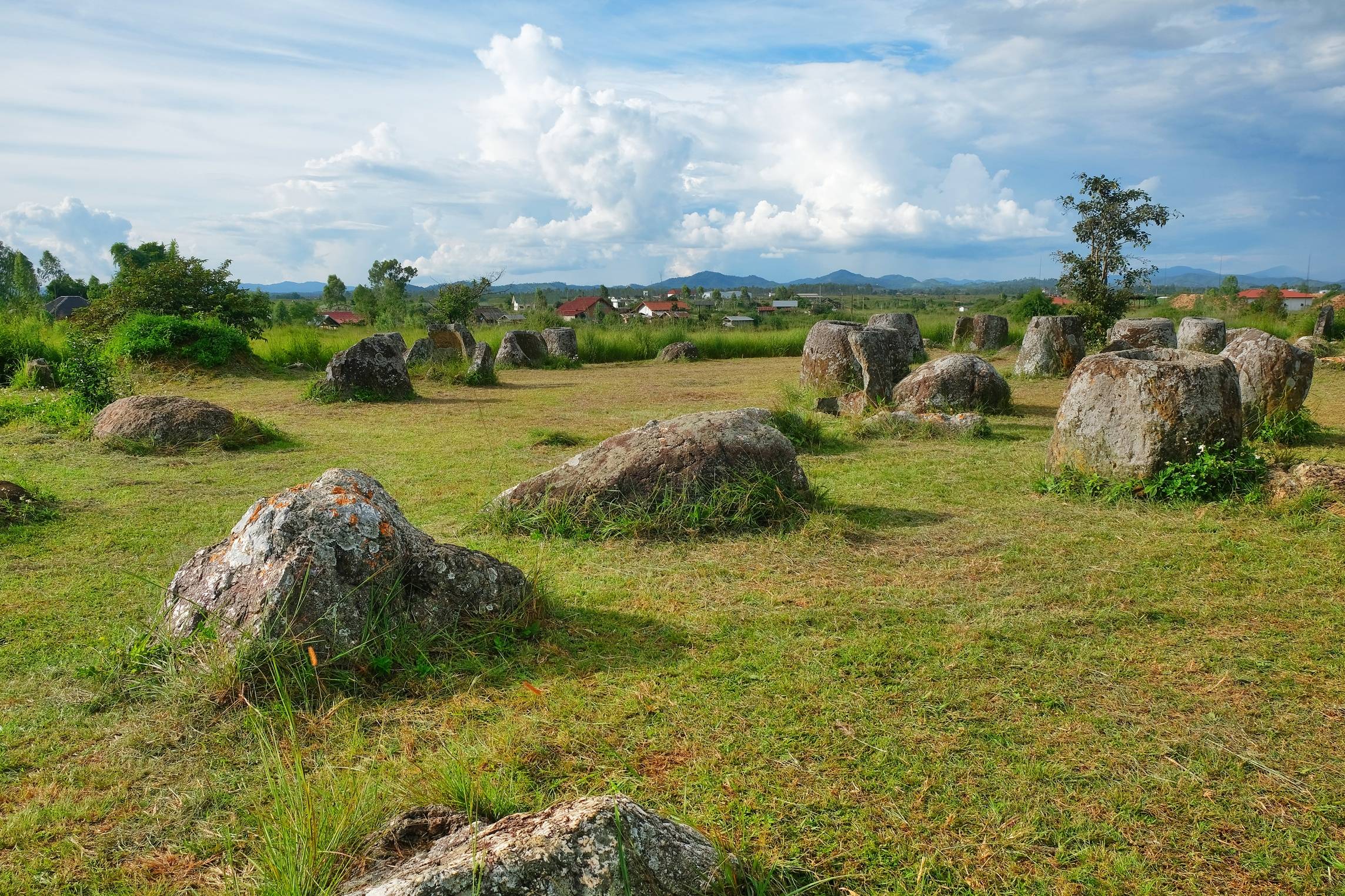 Esplorazione della Piana delle Giare e dell'antica capitale Muang Khun