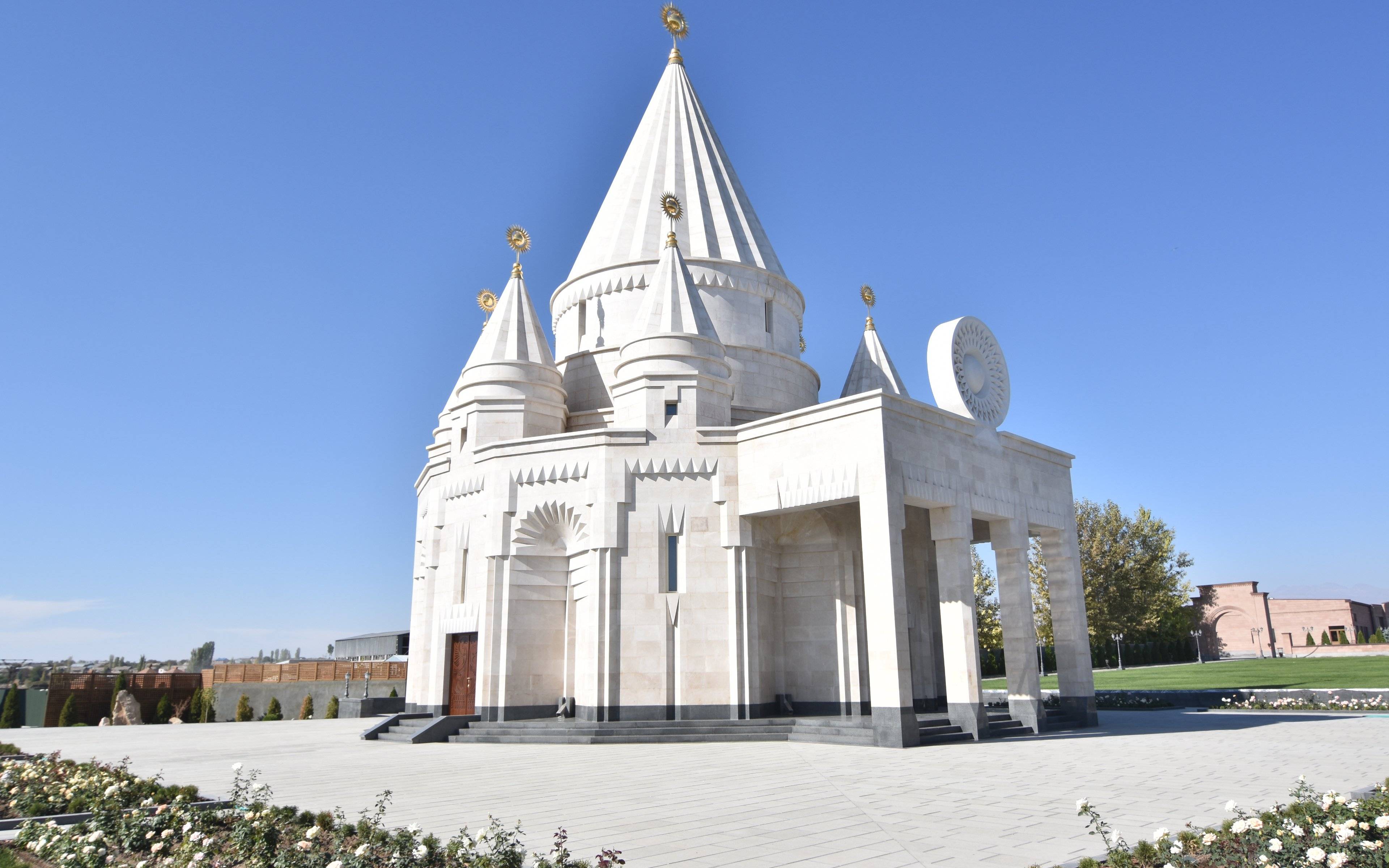 Il Dio Pavone e il Vaticano armeno