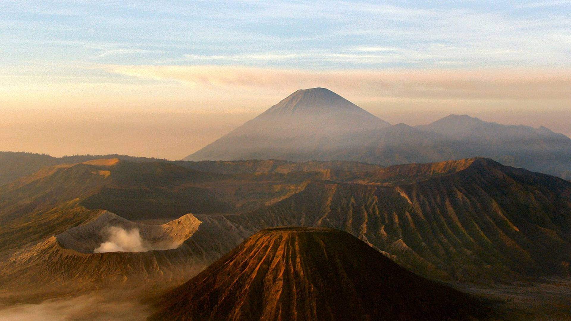 Atemberaubender Sonnenaufgang vom Vulkan Bromo und Transfer zum Ijen Vulkan