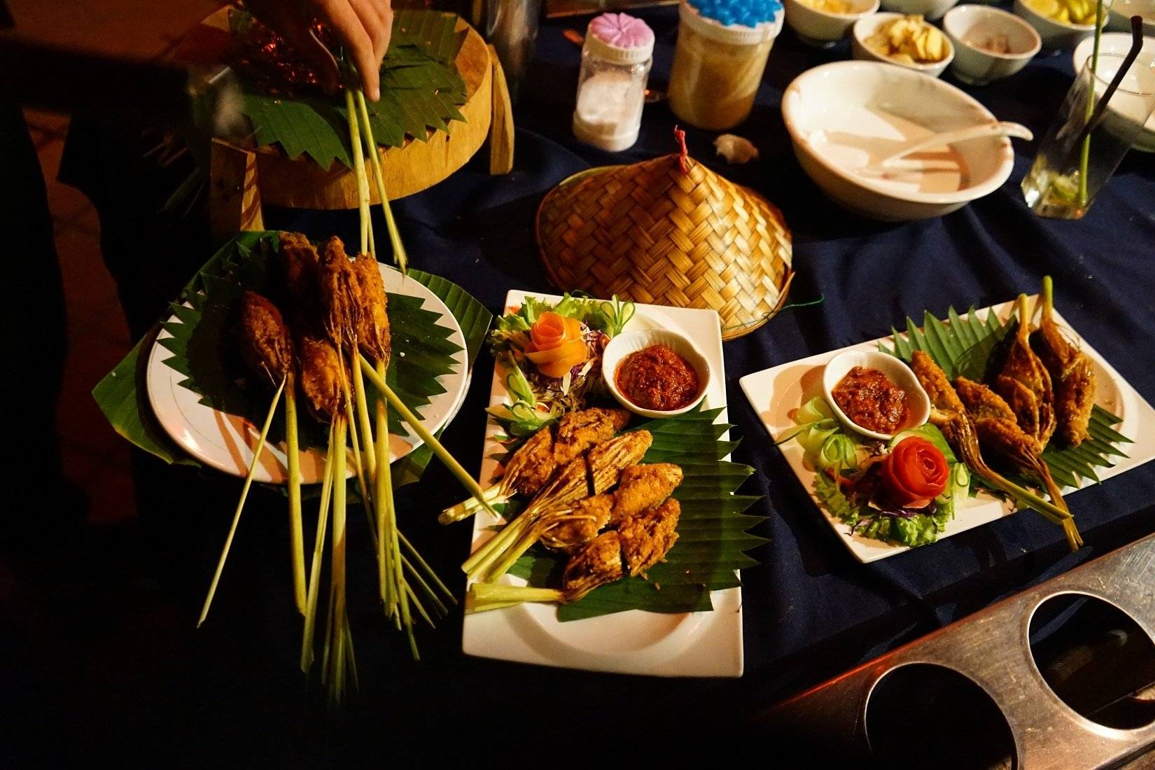 Cours de cuisine et visite de Luang Prabang, de ses marchés et de ses temples