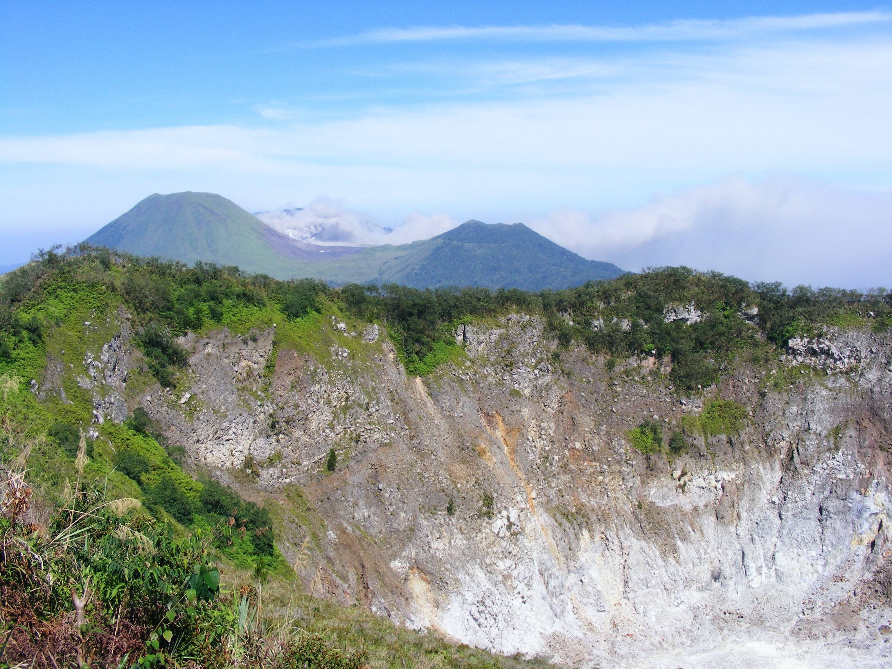 Randonnée jusqu'au volcan Mahawu