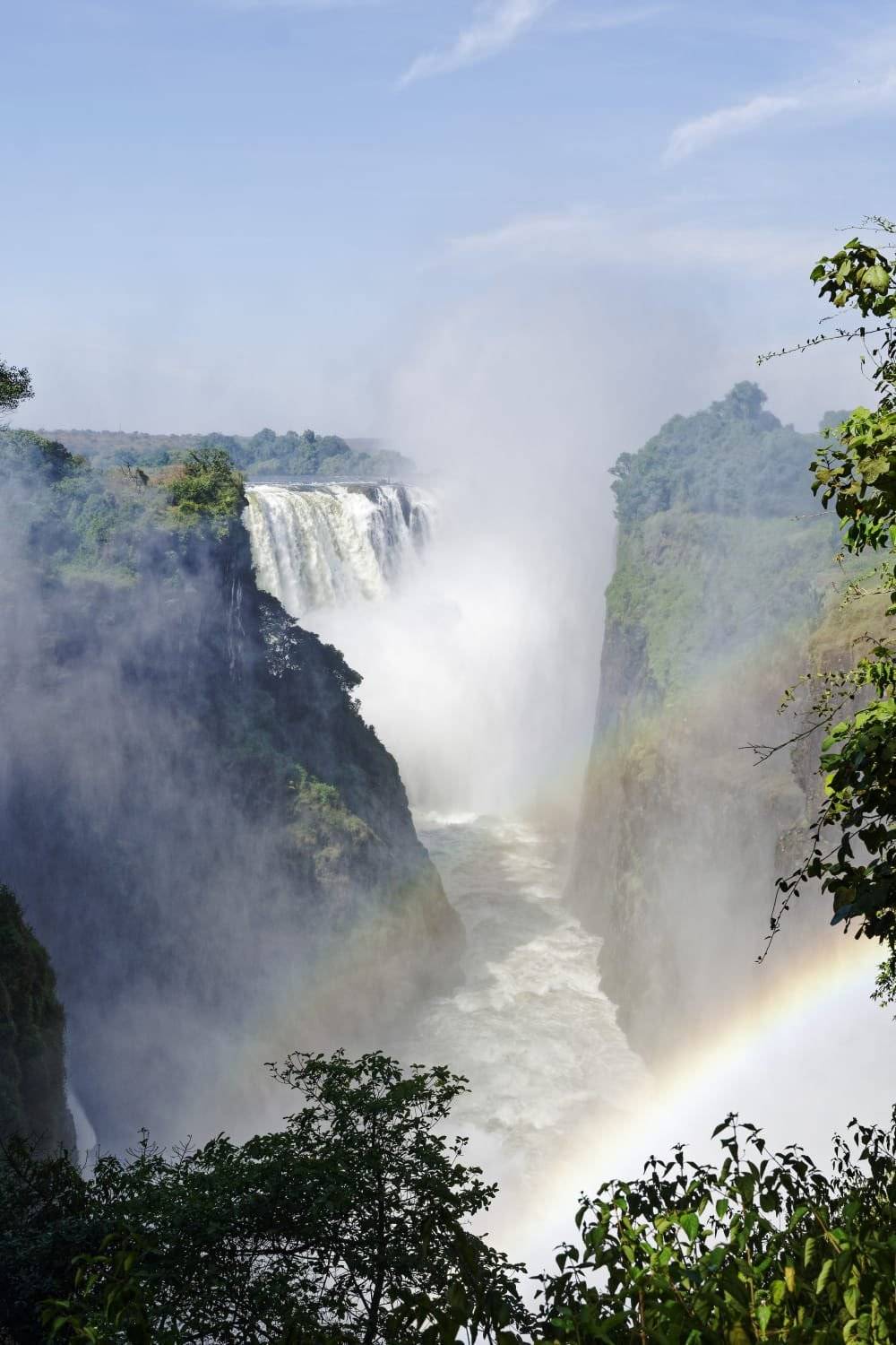Cataratas Victoria a orillas del río Zambezi en Zimbabwe