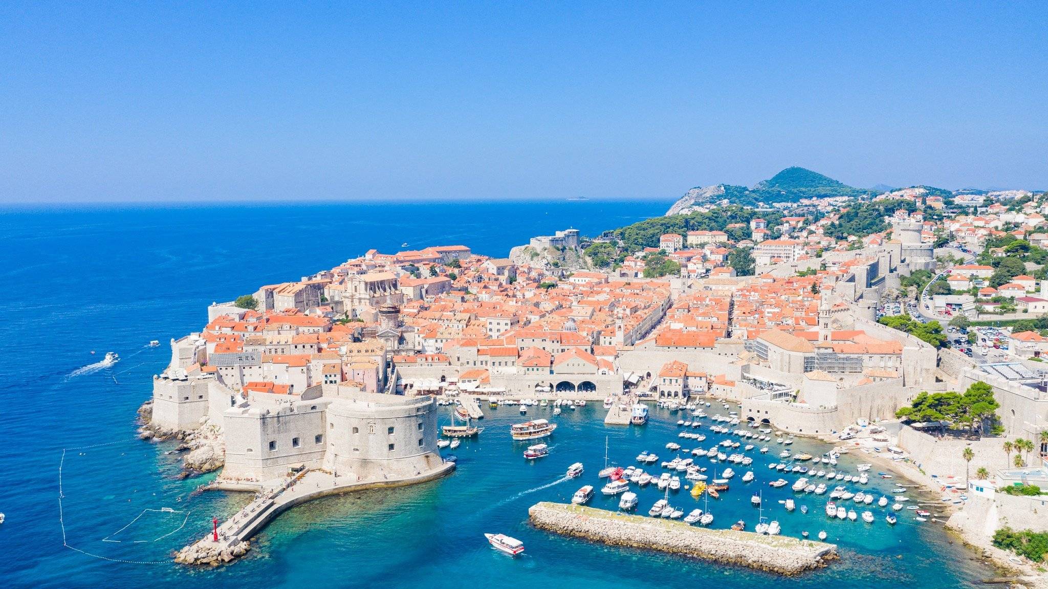 Llegada a Dubrovnik, conocida como la Perla del Adriático, en catamarán