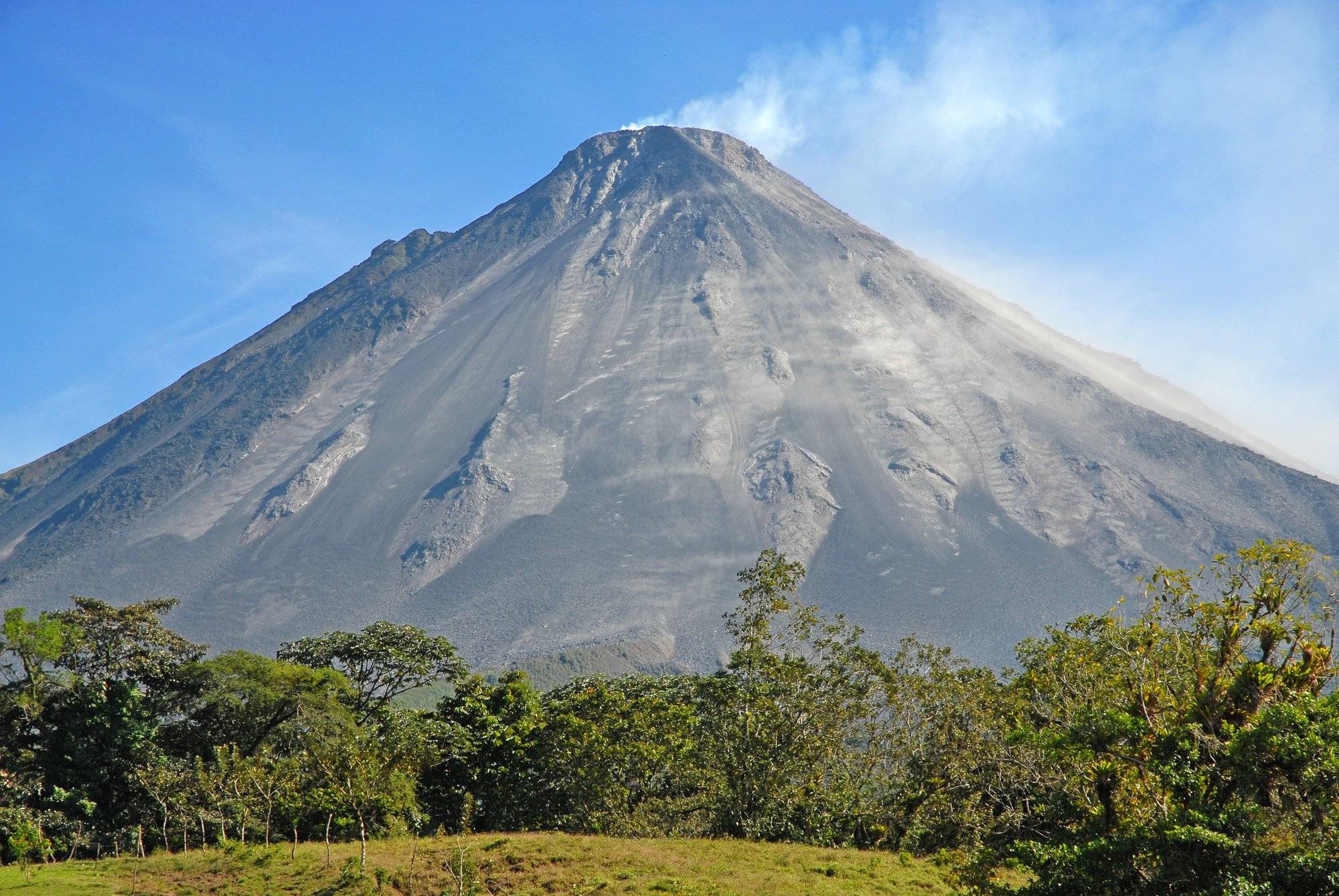 Départ pour le majestueux volcan Arenal