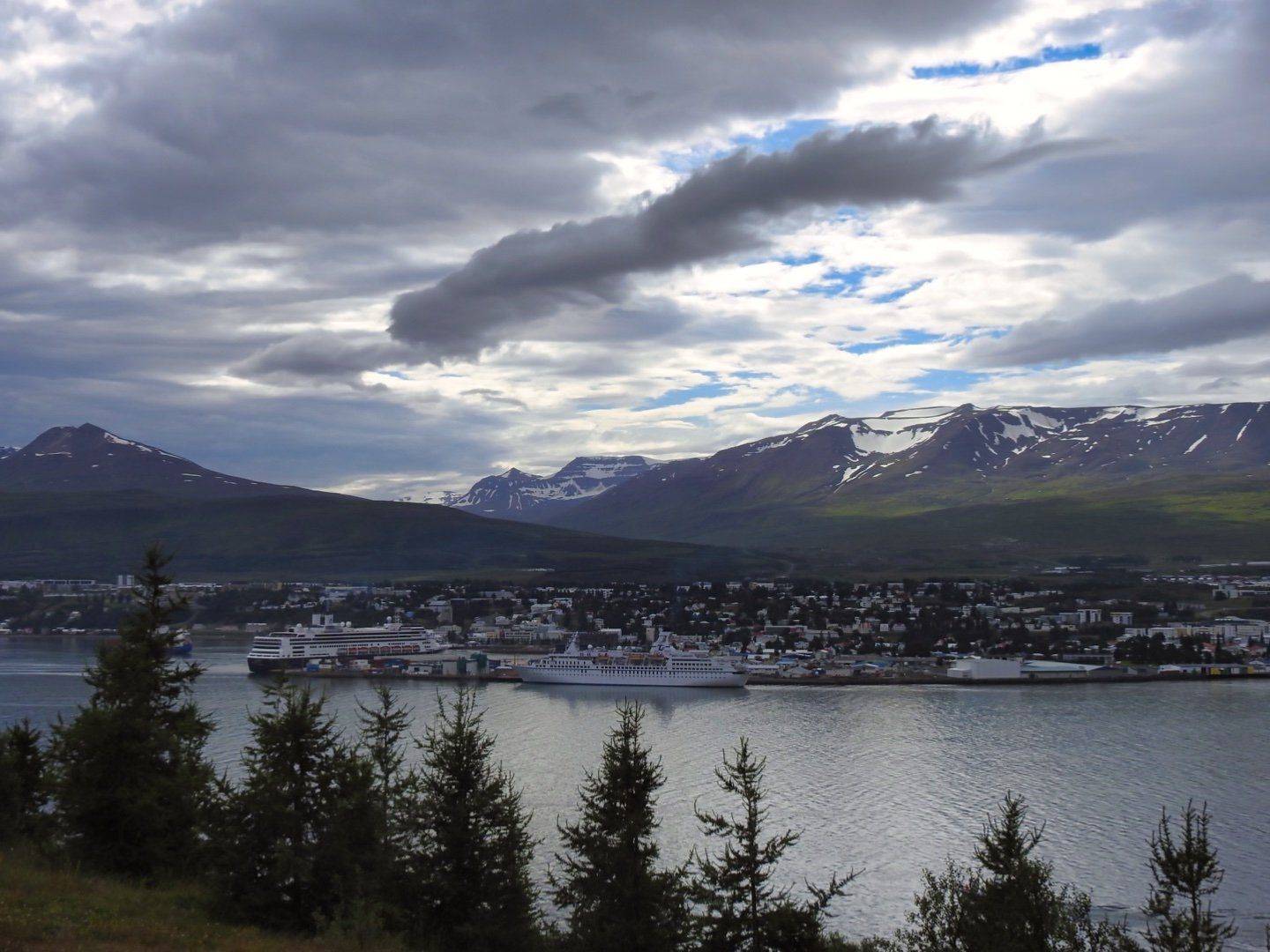 Reykjavík - Barnafoss - Akureyri