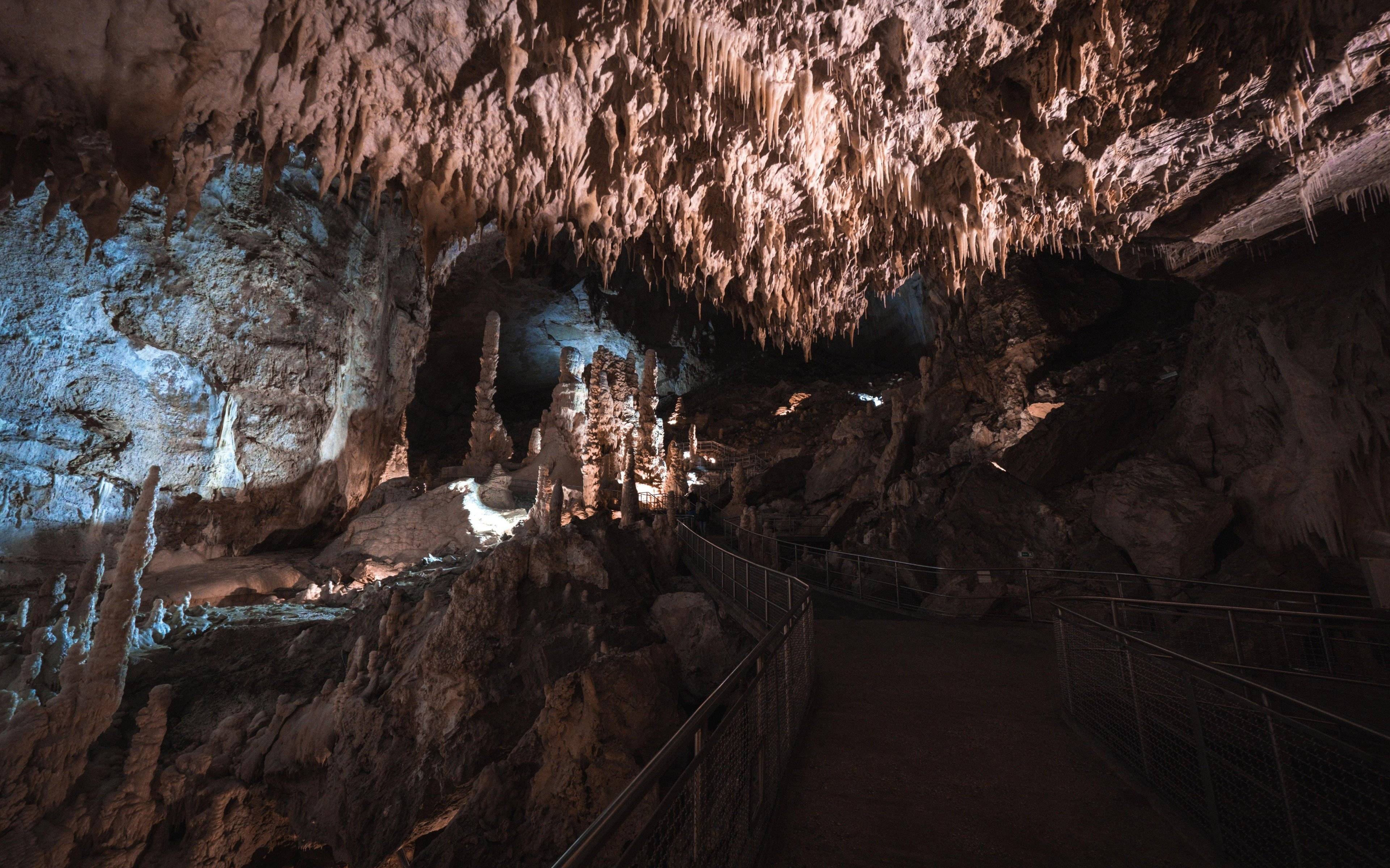Immersion dans les grottes d'Actun Tunichil Muknal