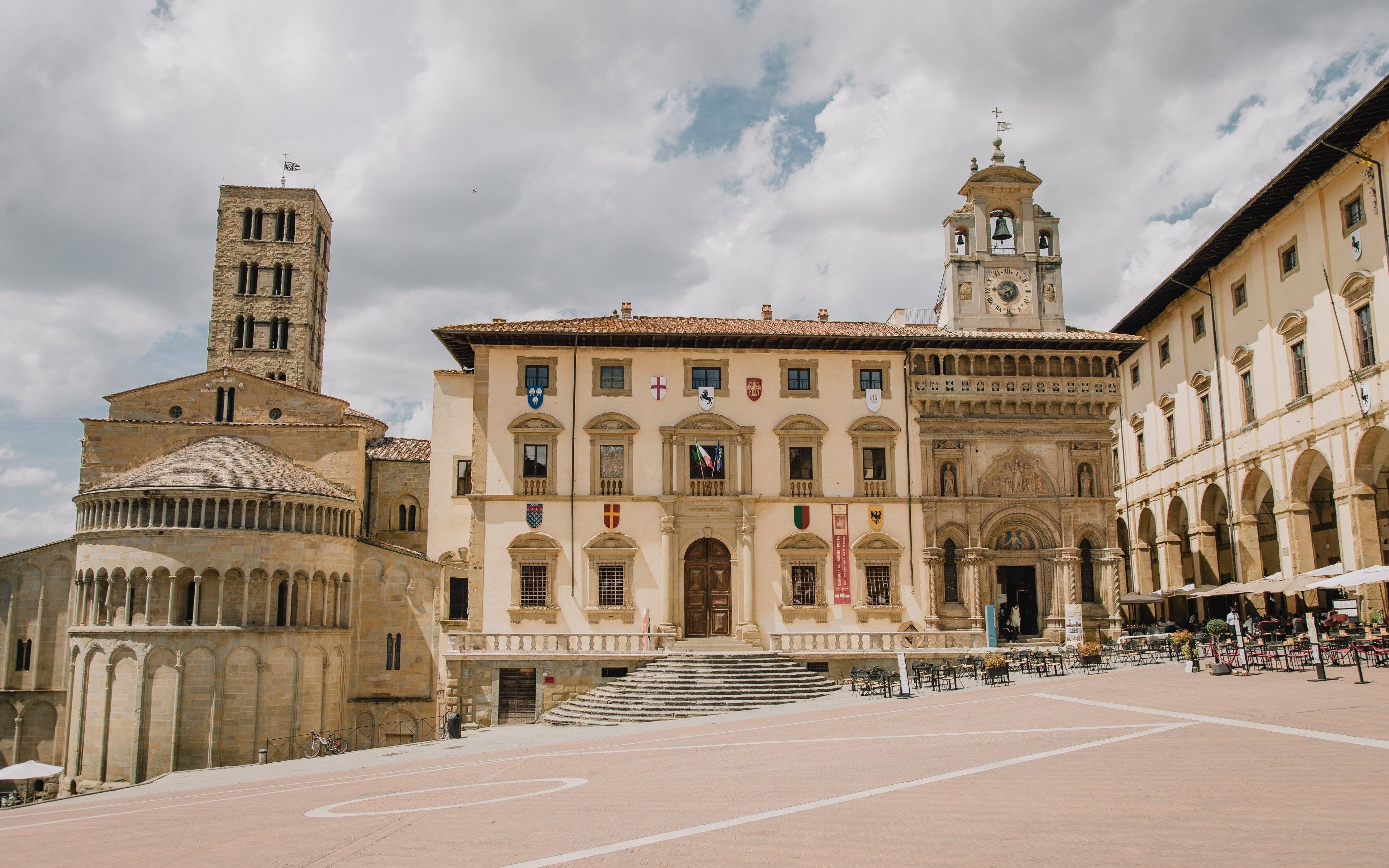 Patrimonio y vinos en Arezzo y Cortona