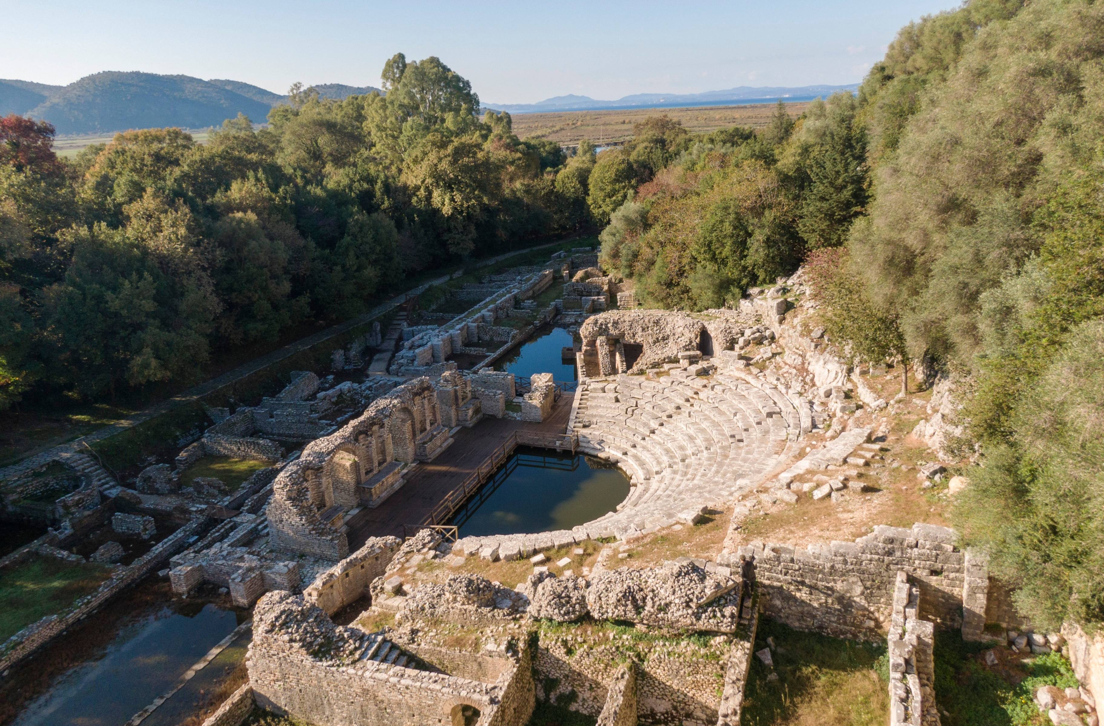 Visite de Gjirokastra et ​site archéologique de Butrint