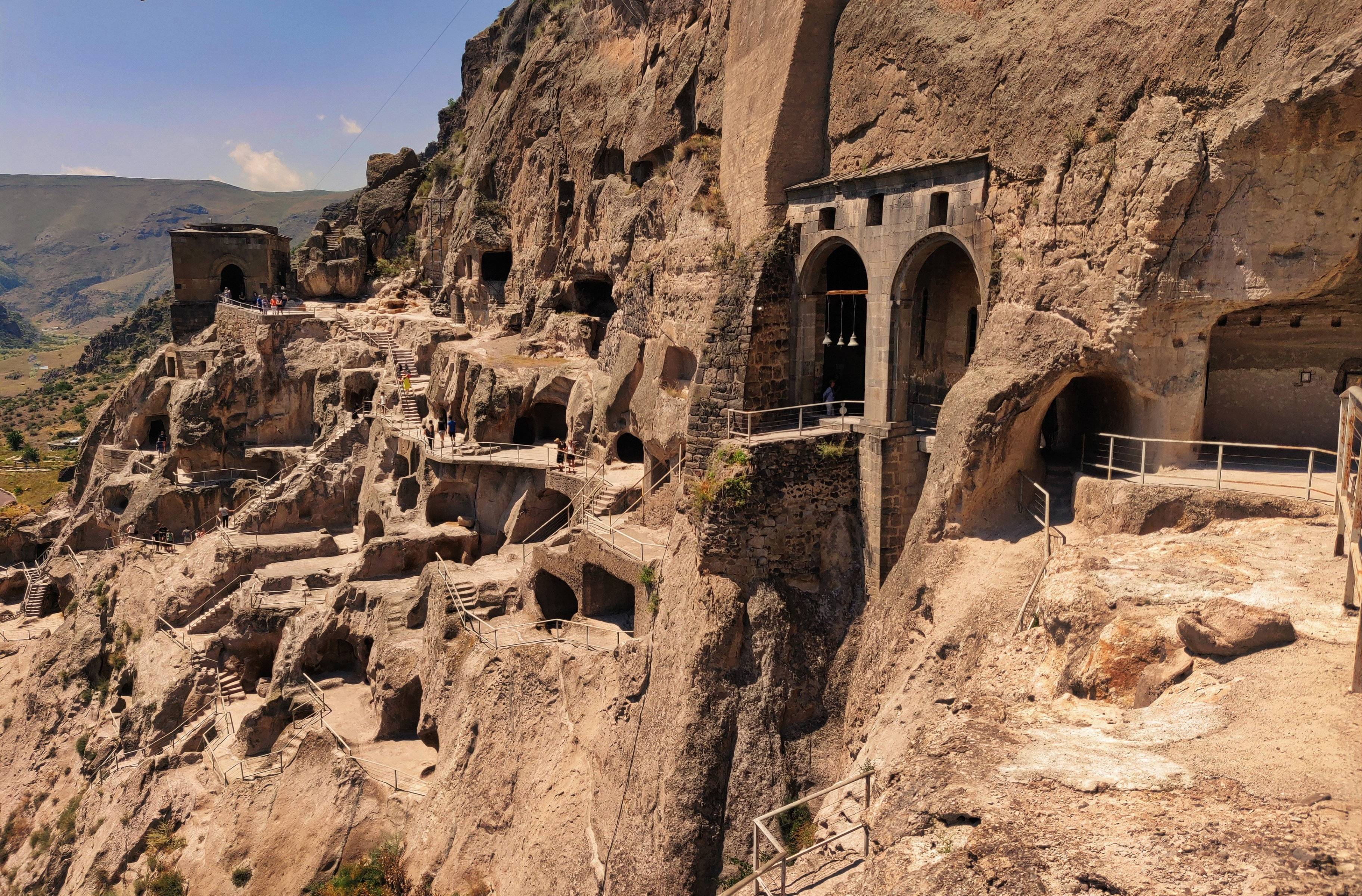 La città rupestre di Vardzia e il passaggio in Armenia