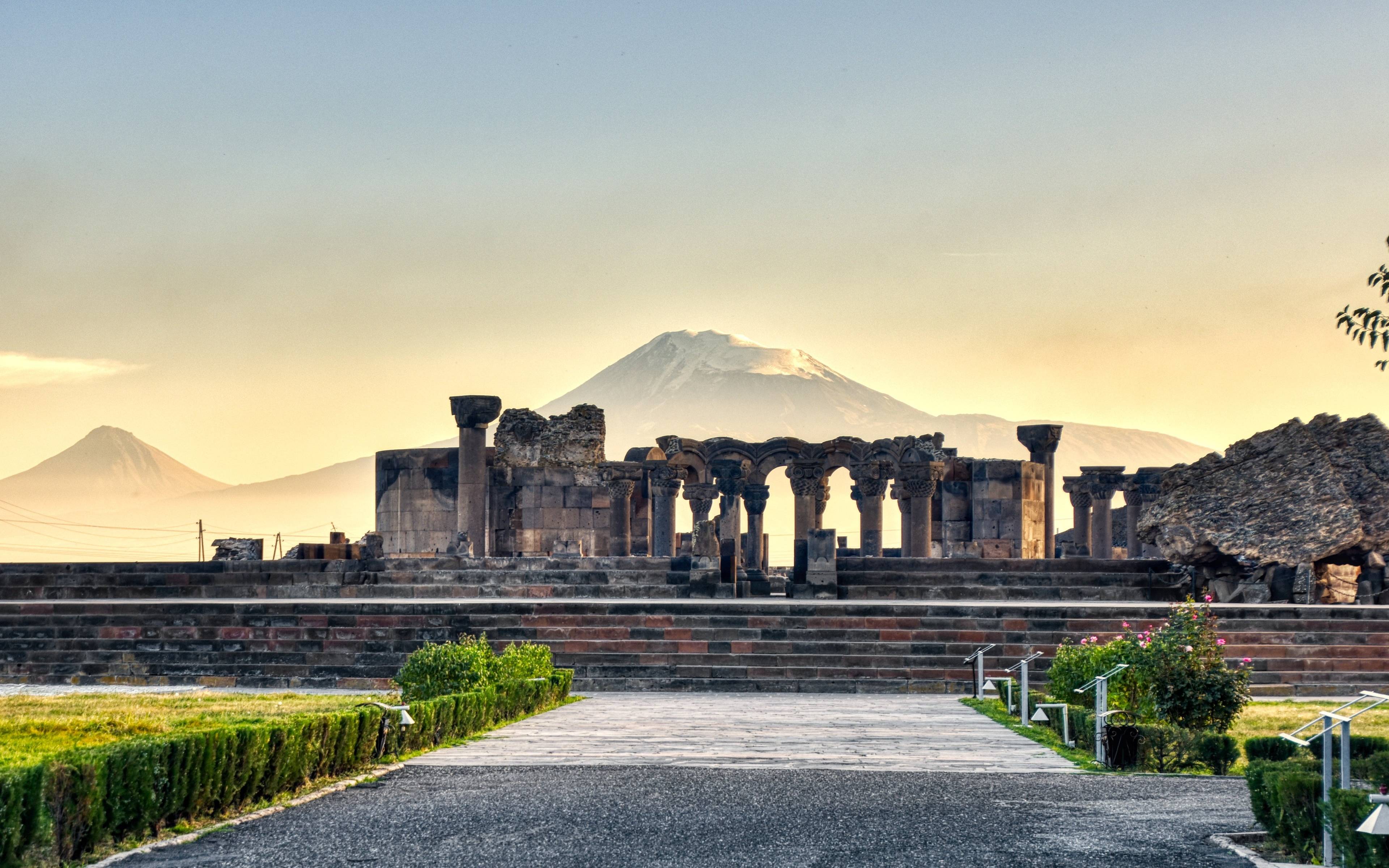 Der Tempel des Pfauengottes und das armenische Vatikan