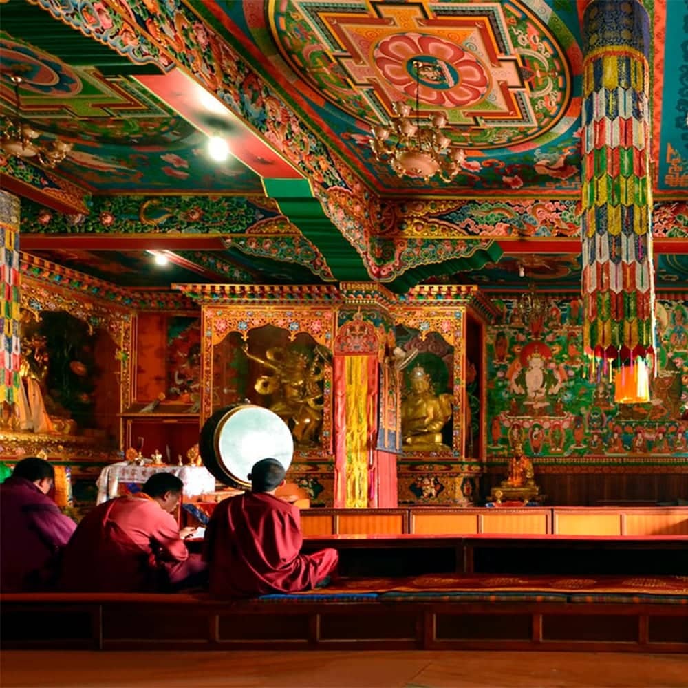 Boeddhistische filosofische sessie met monniken