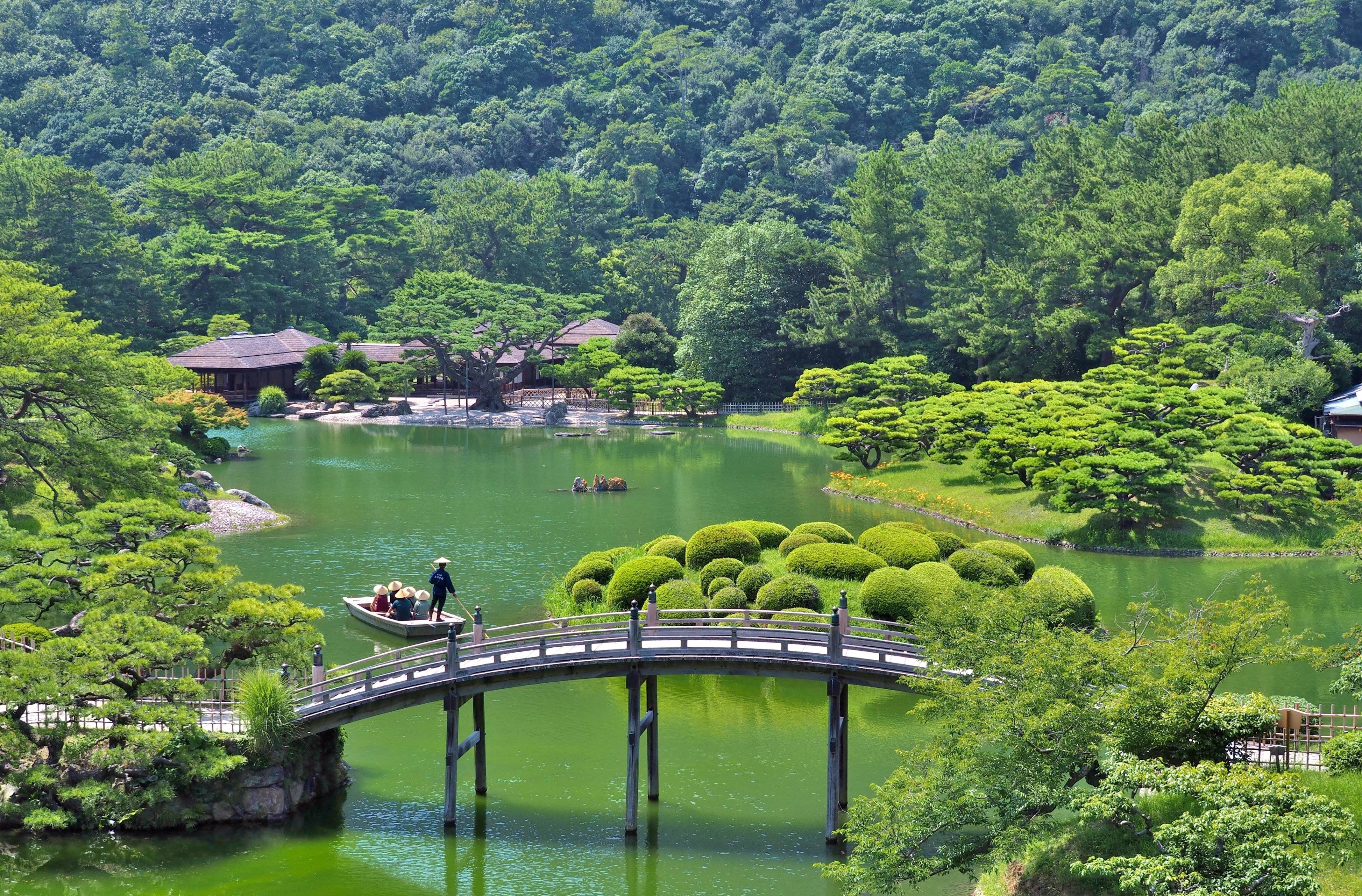 Kotohira et Takamatsu, la quintessence du jardin à la japonaise