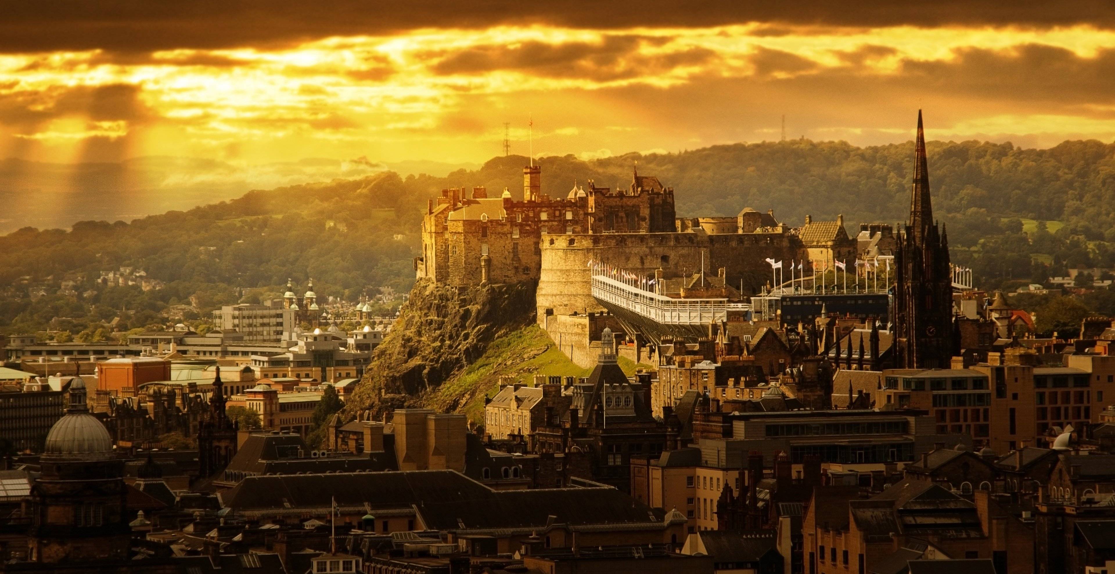 Aventure Royale à Édimbourg : Histoire, Culture et Panoramas