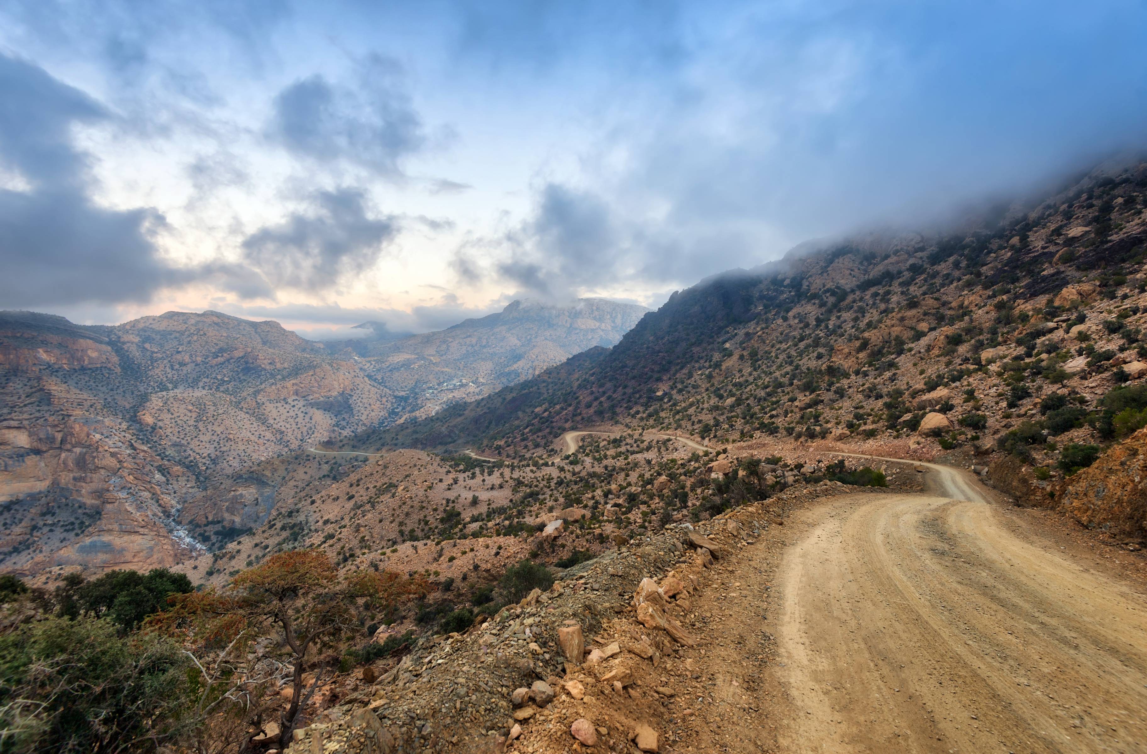 Route vers Jabal Shams via le Wadi Bani Auf