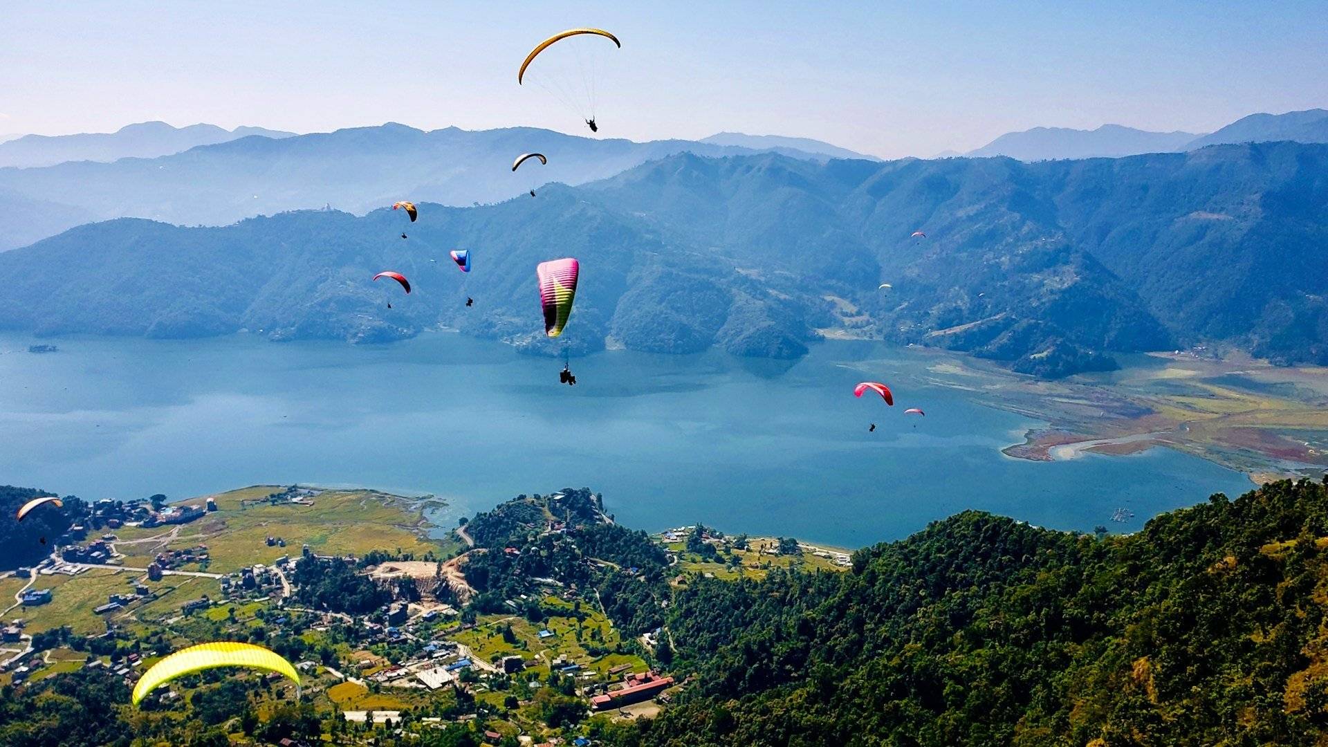 Vol vers Pokhara et croisière sur le lac Phewa
