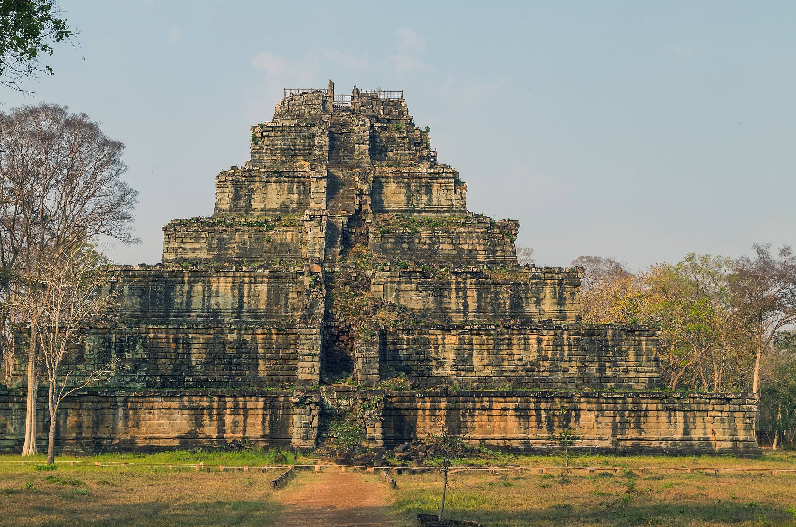 Preah Vihear - Beng Mealea - Koh Ker - Siem Reap